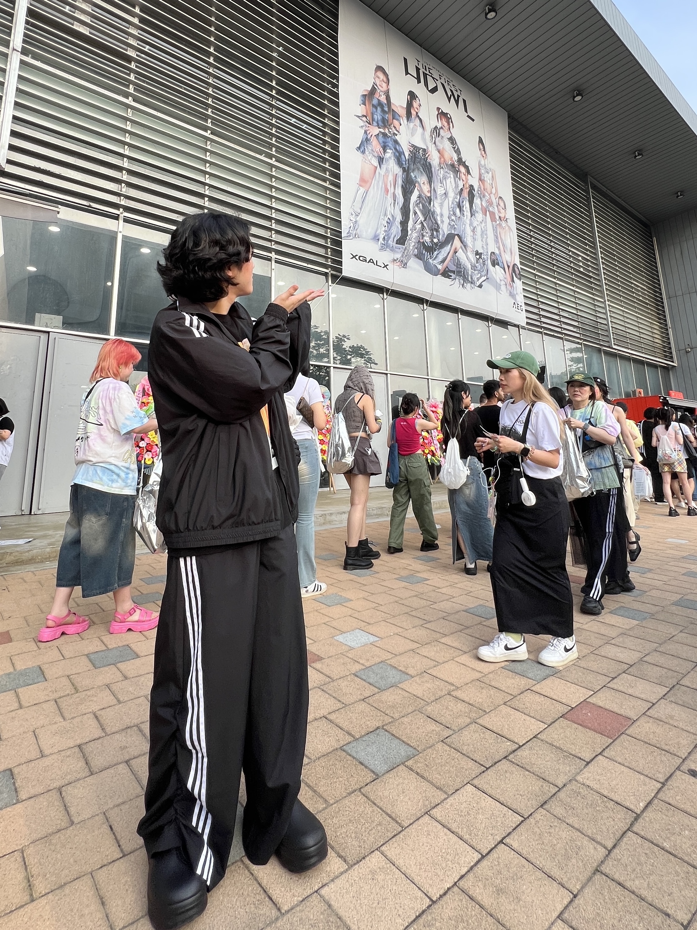 (W) Adidas Adilenium Oversized Track Top Black - KR Sizing, (W) Adidas Adilenium Oversized Track Pants Black - KR Sizing 착용 스타일 - 1