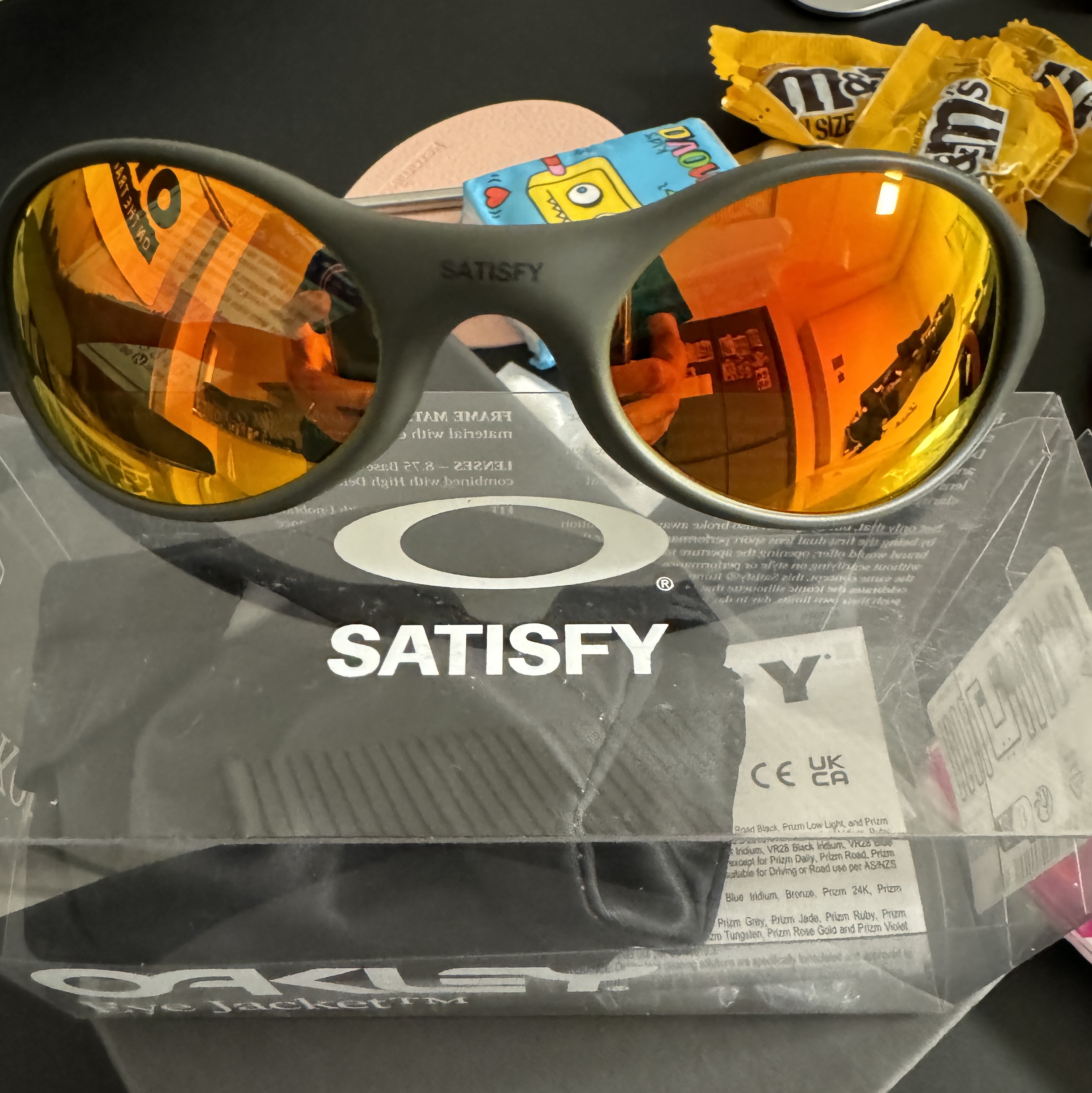 Oakley x Satisfy Eye Jacket Matte Olive 착용 스타일