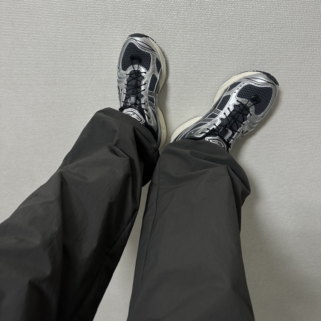Asics Unlimited Gel-Kayano 14 Carrier Grey Black 착용 스타일 - 2