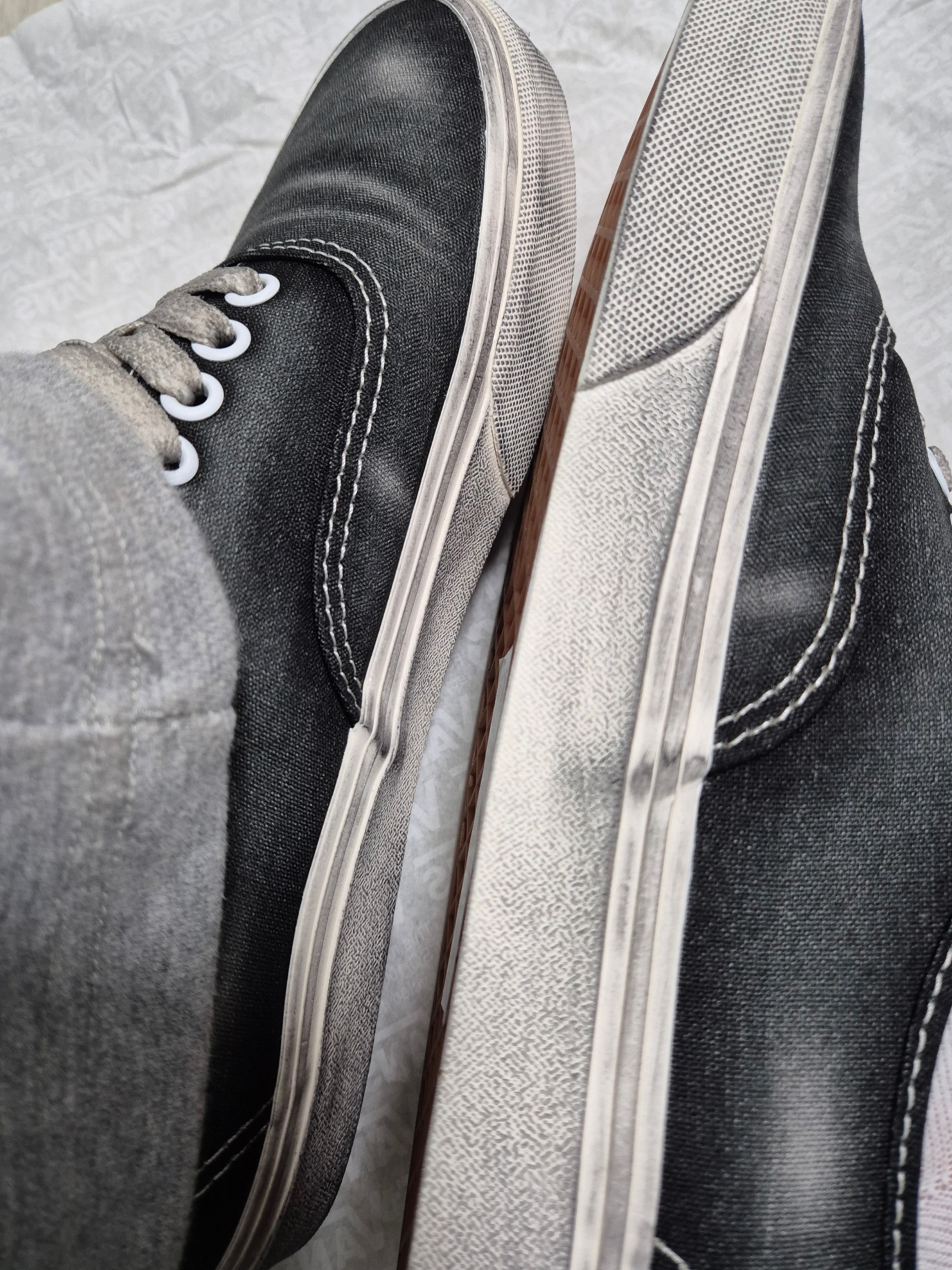 Vans Authentic Wave Washed Black 착용 스타일 - 1