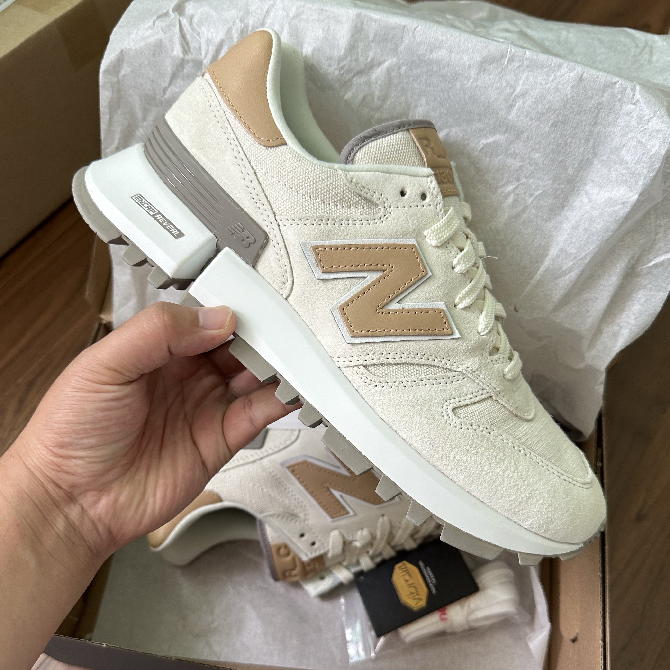 New Balance x Kith 1300 Malibu Angora Sea Salt 착용 스타일