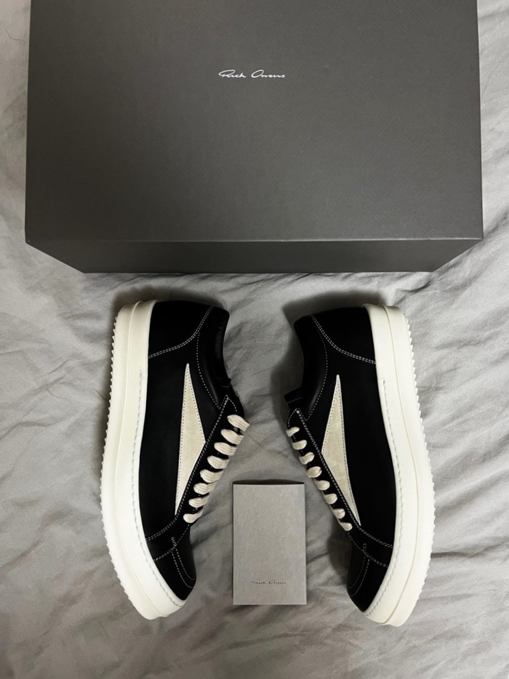 Rick Owens Vintage Sneaks Black Milk 착용 스타일