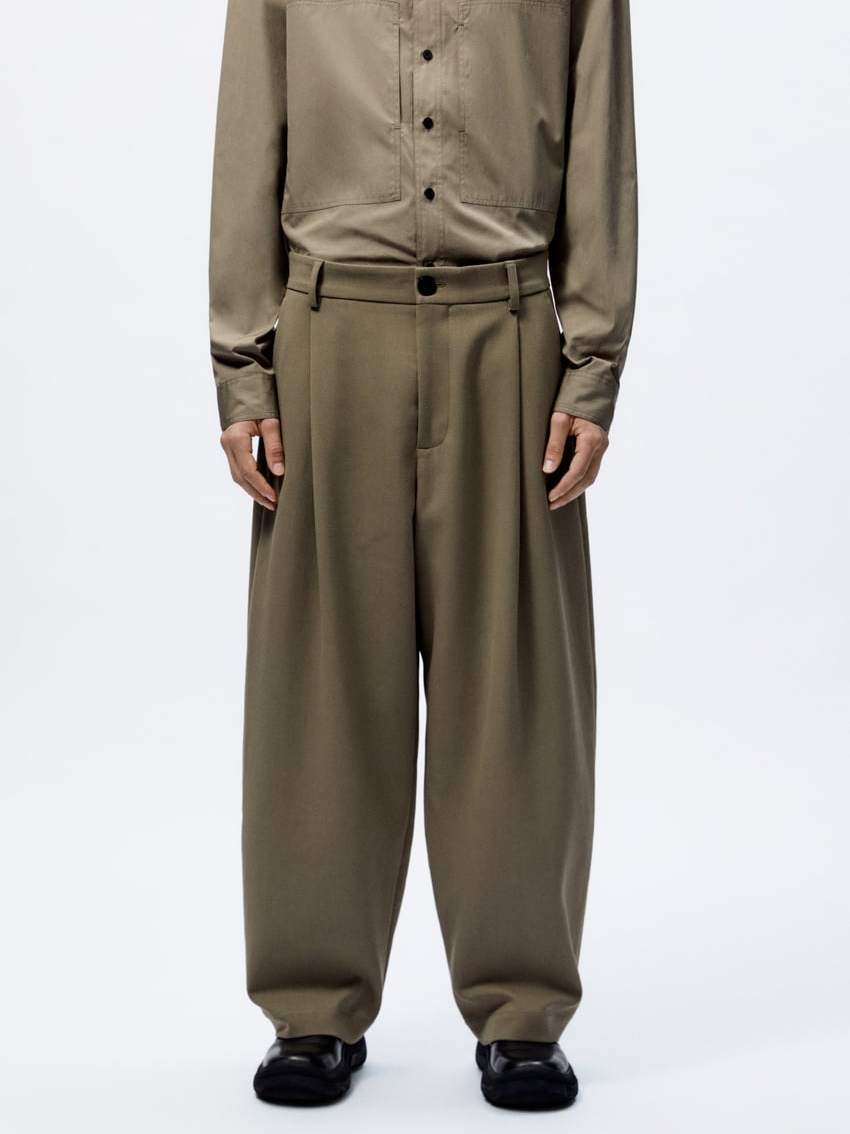Zara x Studio Nicholson Tuck Detailed Pants Brown Taupe 착용 스타일