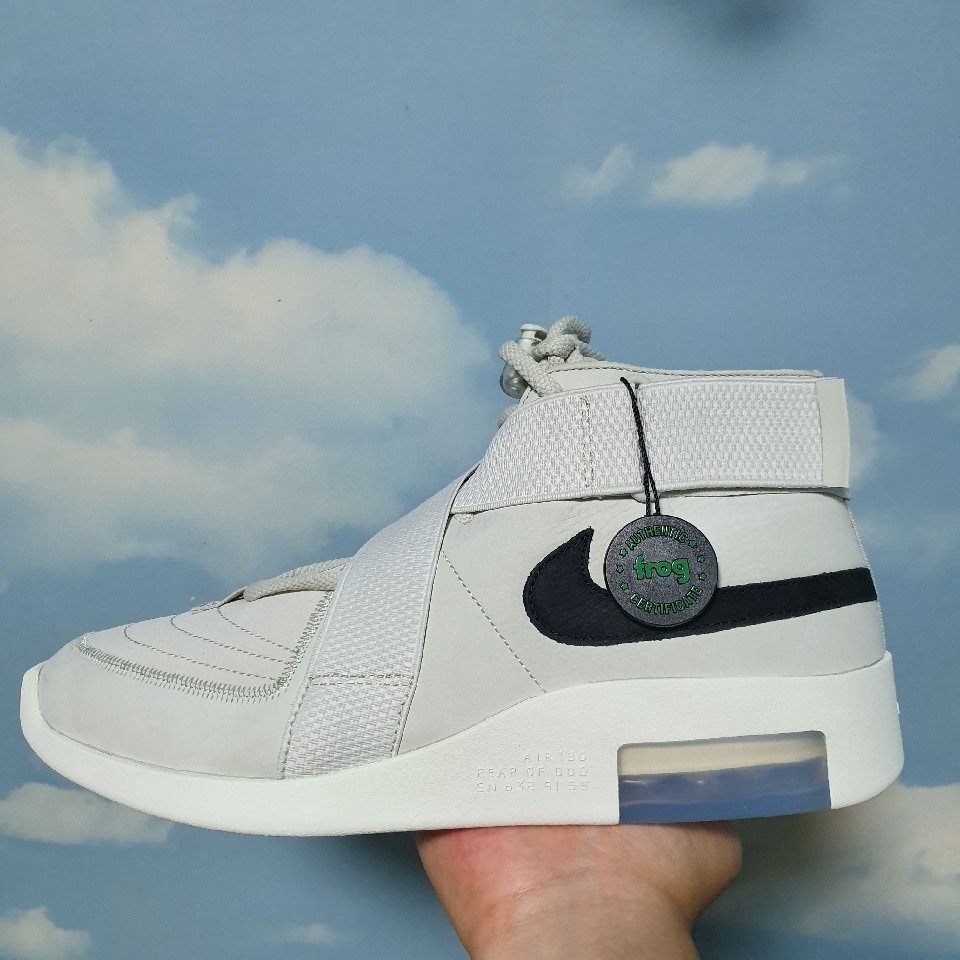 Nike x Fear of God Air Fear of God Raid Light Bone 착용 스타일 - 1
