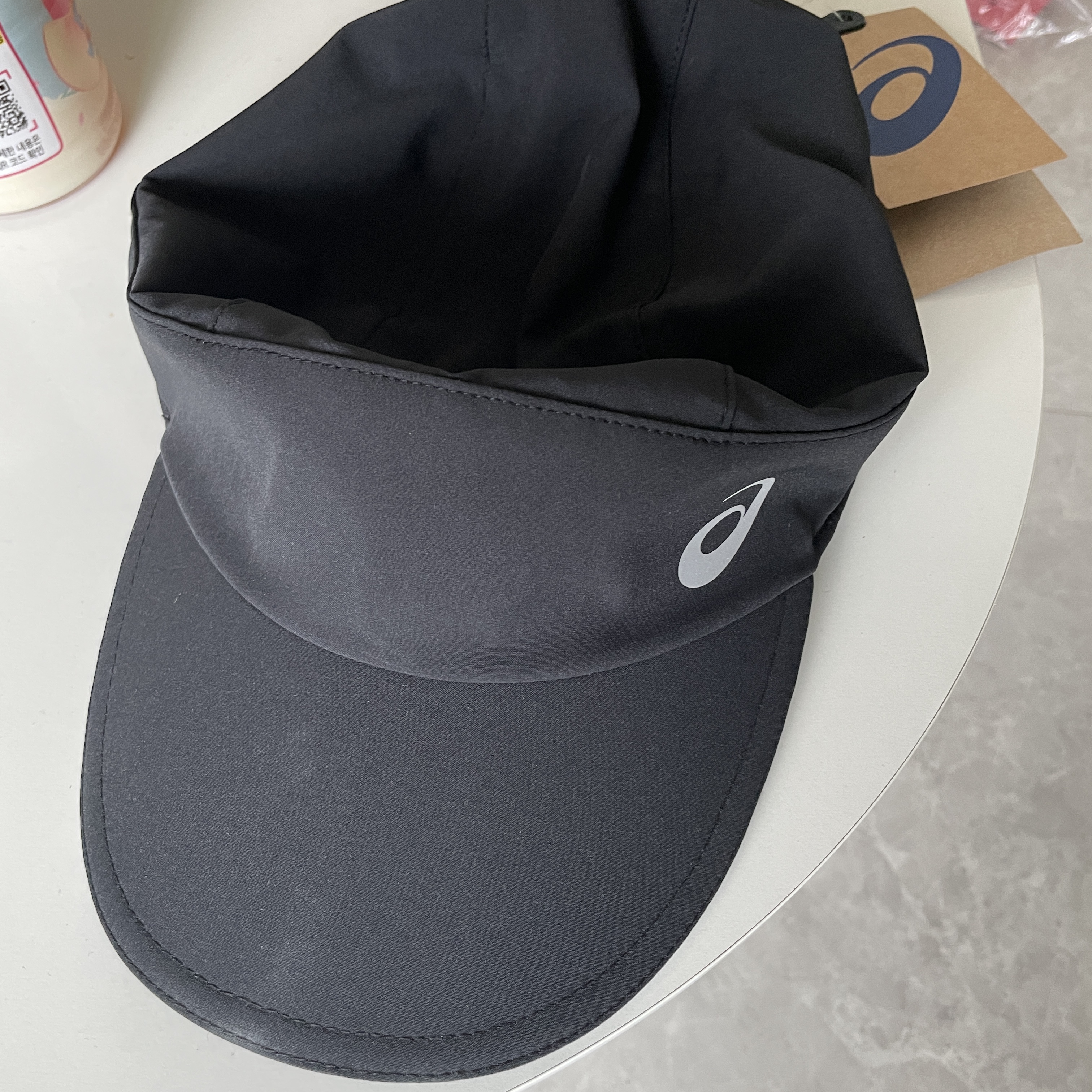 IAB Studio x Asics Navy Woven Cap 착용 스타일
