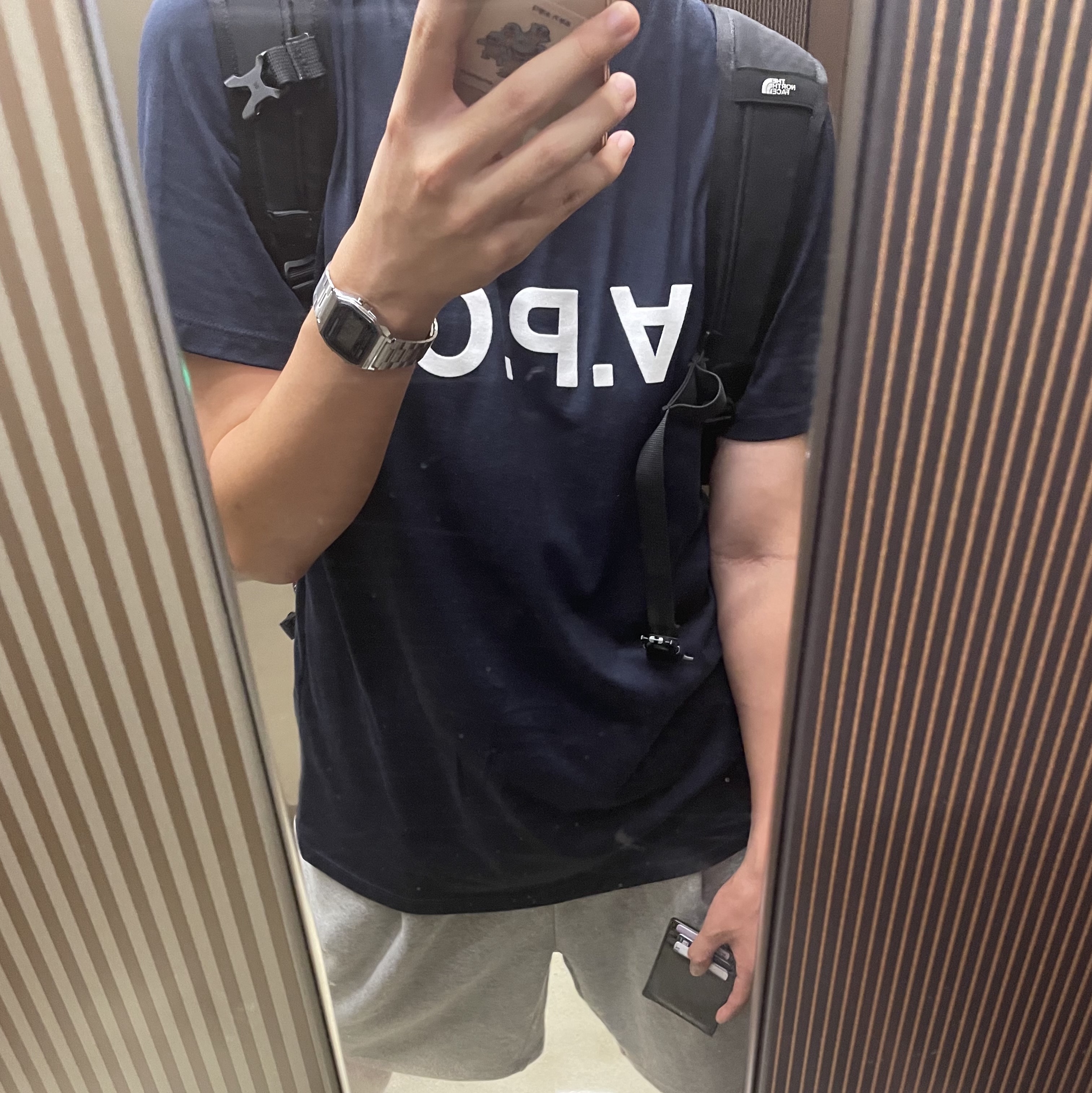 A.P.C. VPC T-Shirt Dark Navy 착용 스타일