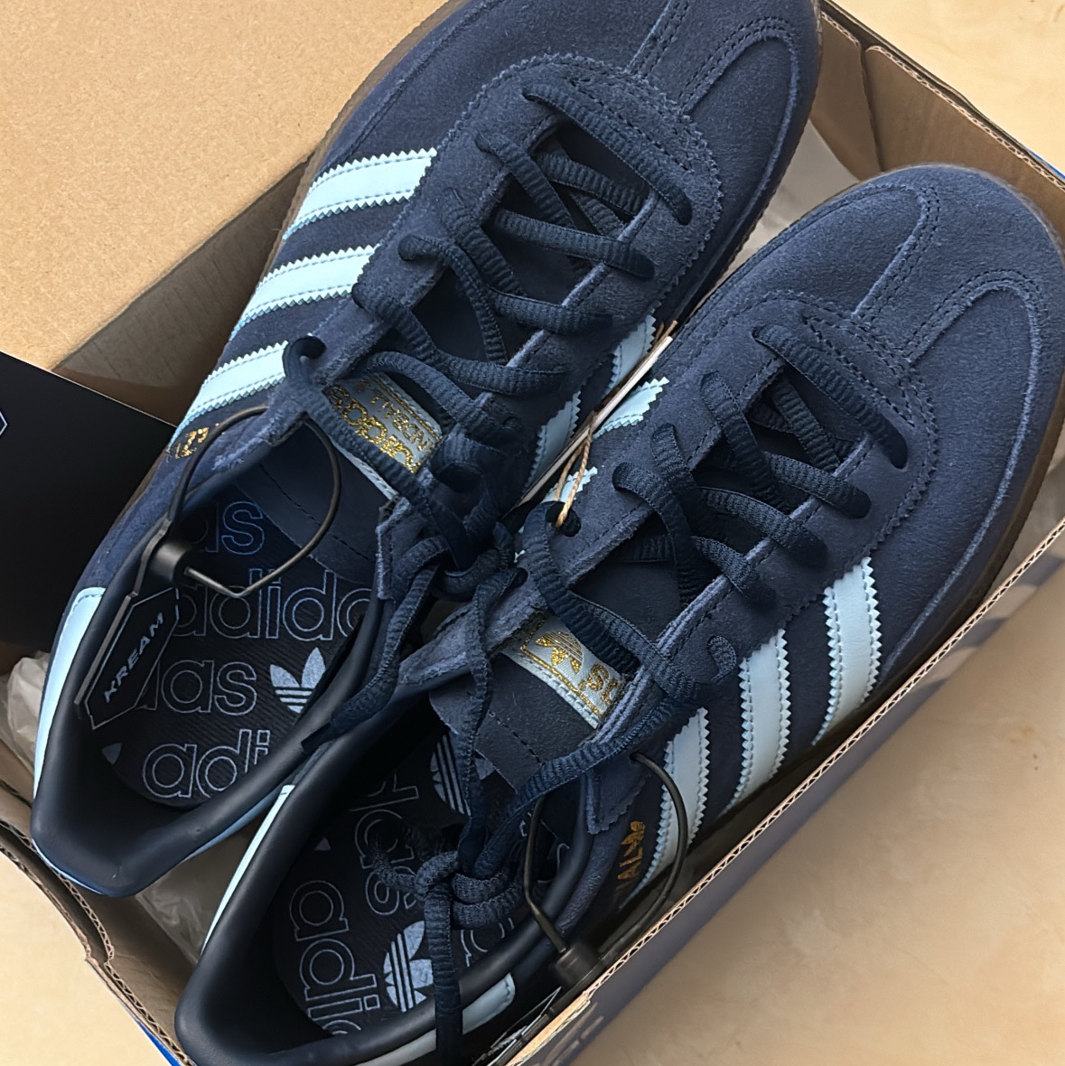 Adidas Spezial Handball Collegiate Navy 착용 스타일