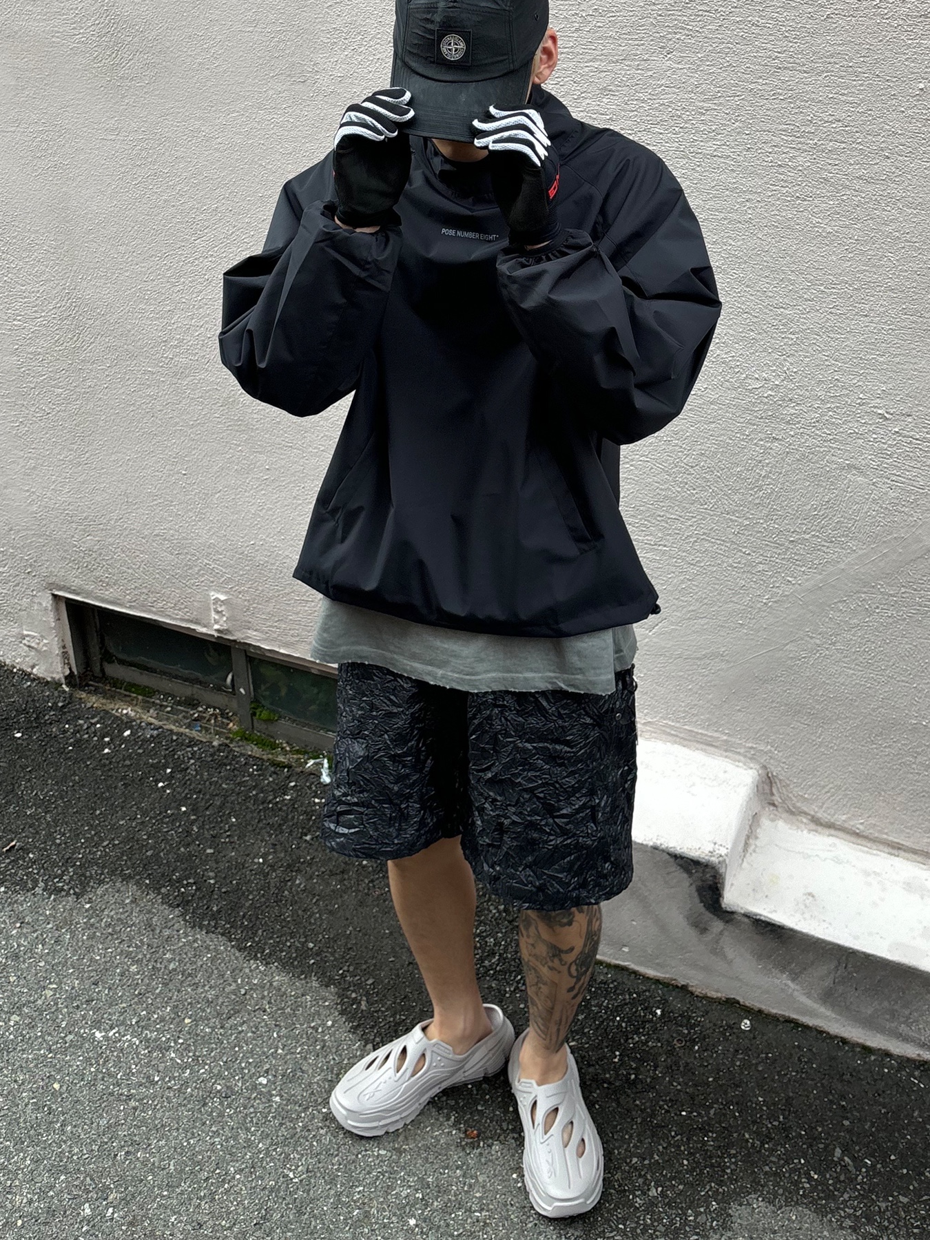 Reebok Zig Clog Black, Wapworks Crease Baggy Shorts 착용 스타일 - 3