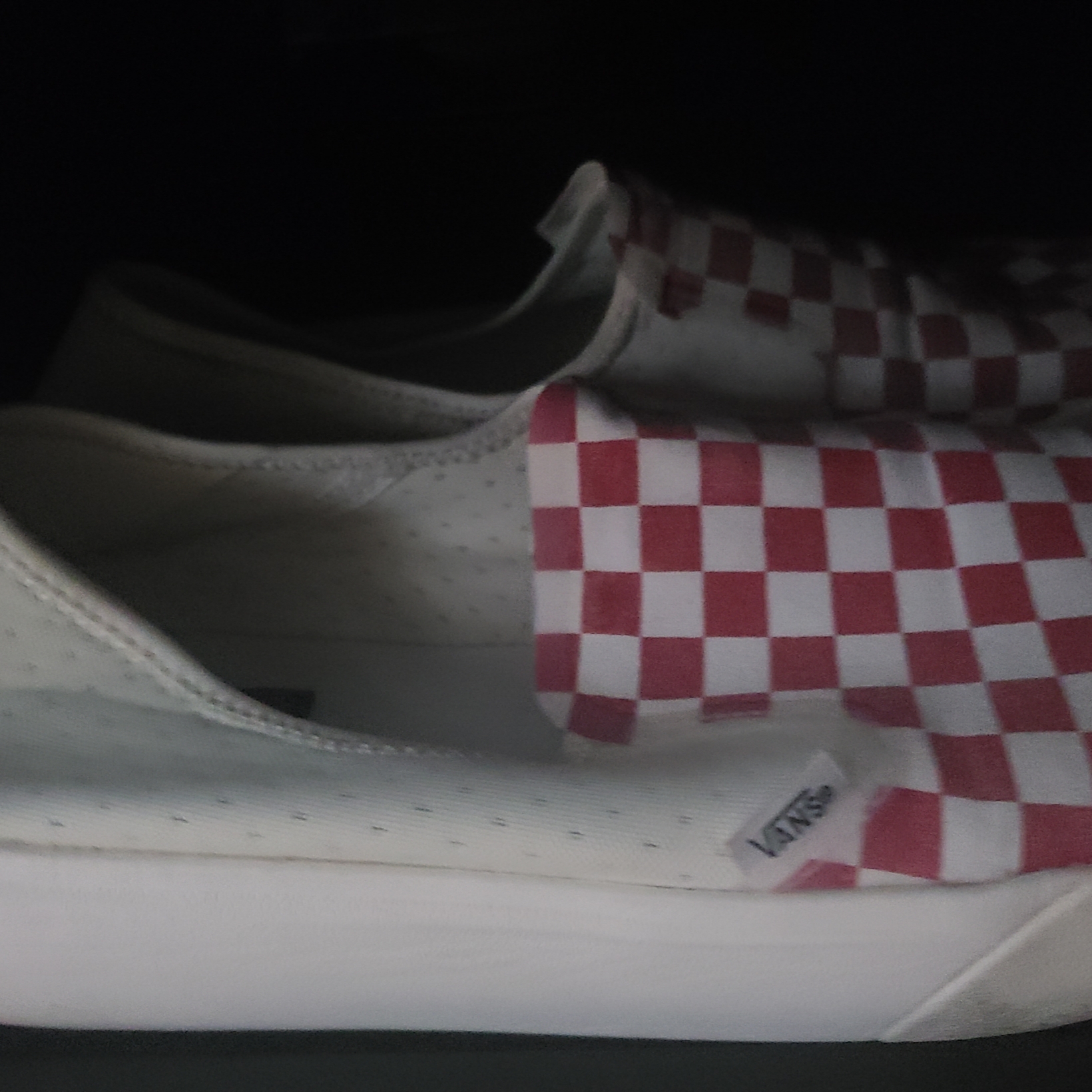 Vans ComfyCush One Checkerboard Racing Red Marshmallow 착용 스타일