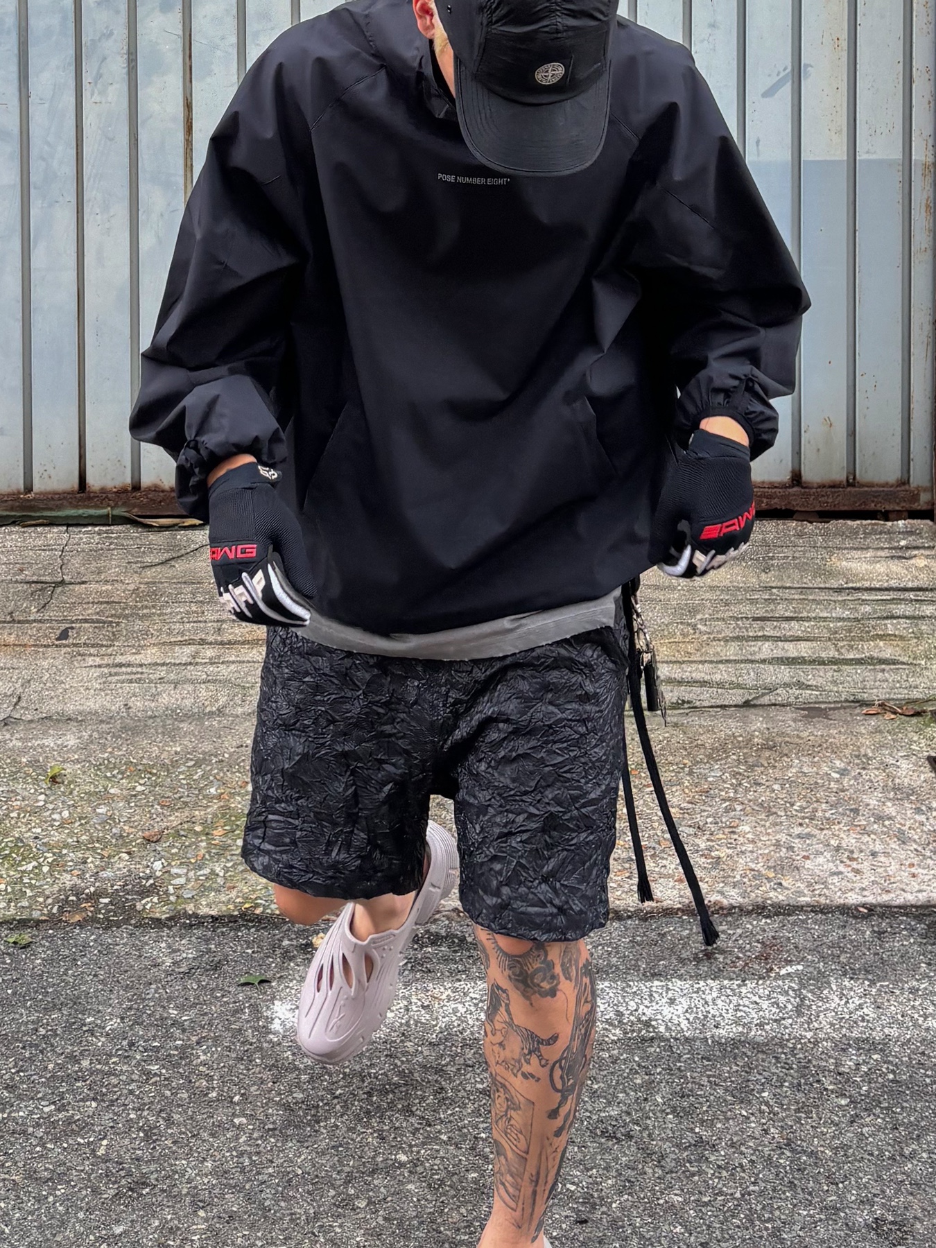 Reebok Zig Clog Black, Wapworks Crease Baggy Shorts 착용 스타일 - 2