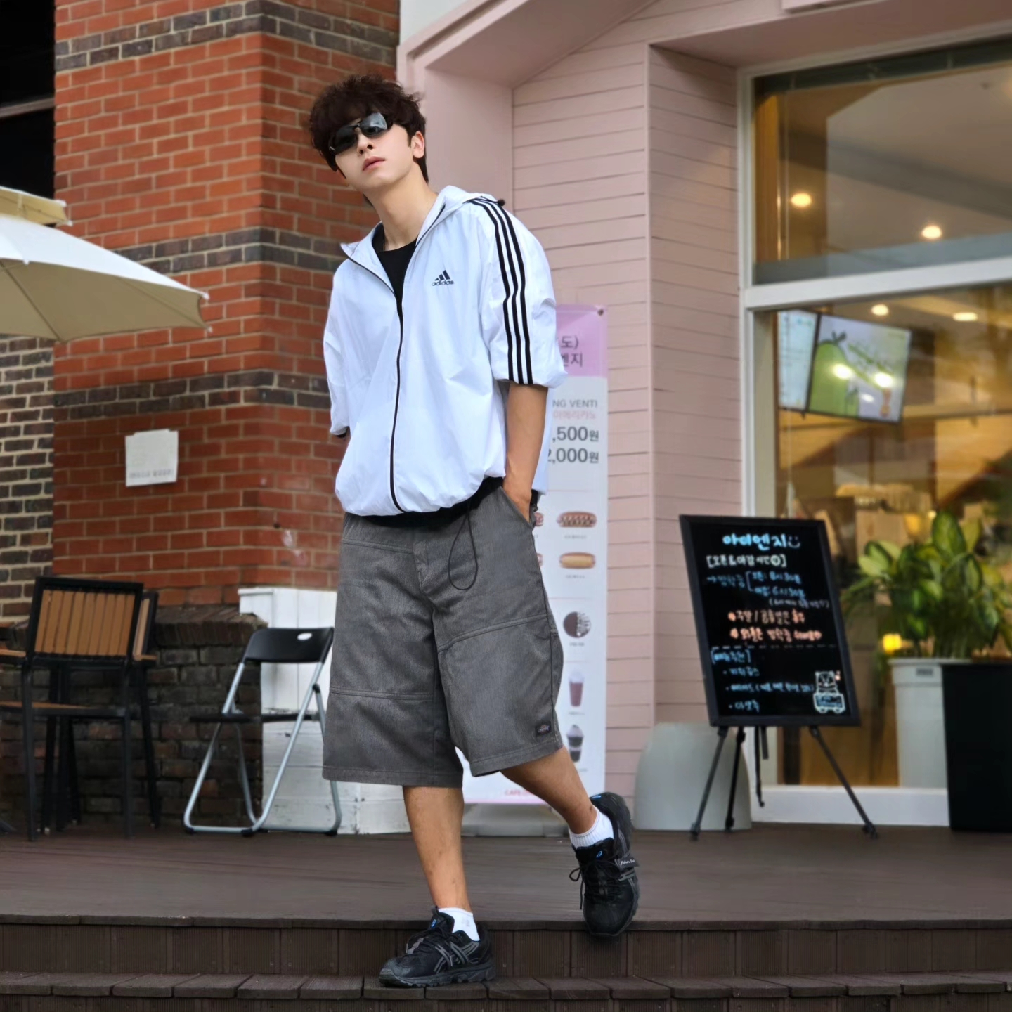 Adidas Essential 3S Woven Windbreaker Jacket White - KR Sizing, Asics Gel-Sonoma 15-50 Black Obsidian Grey 착용 스타일 - 1