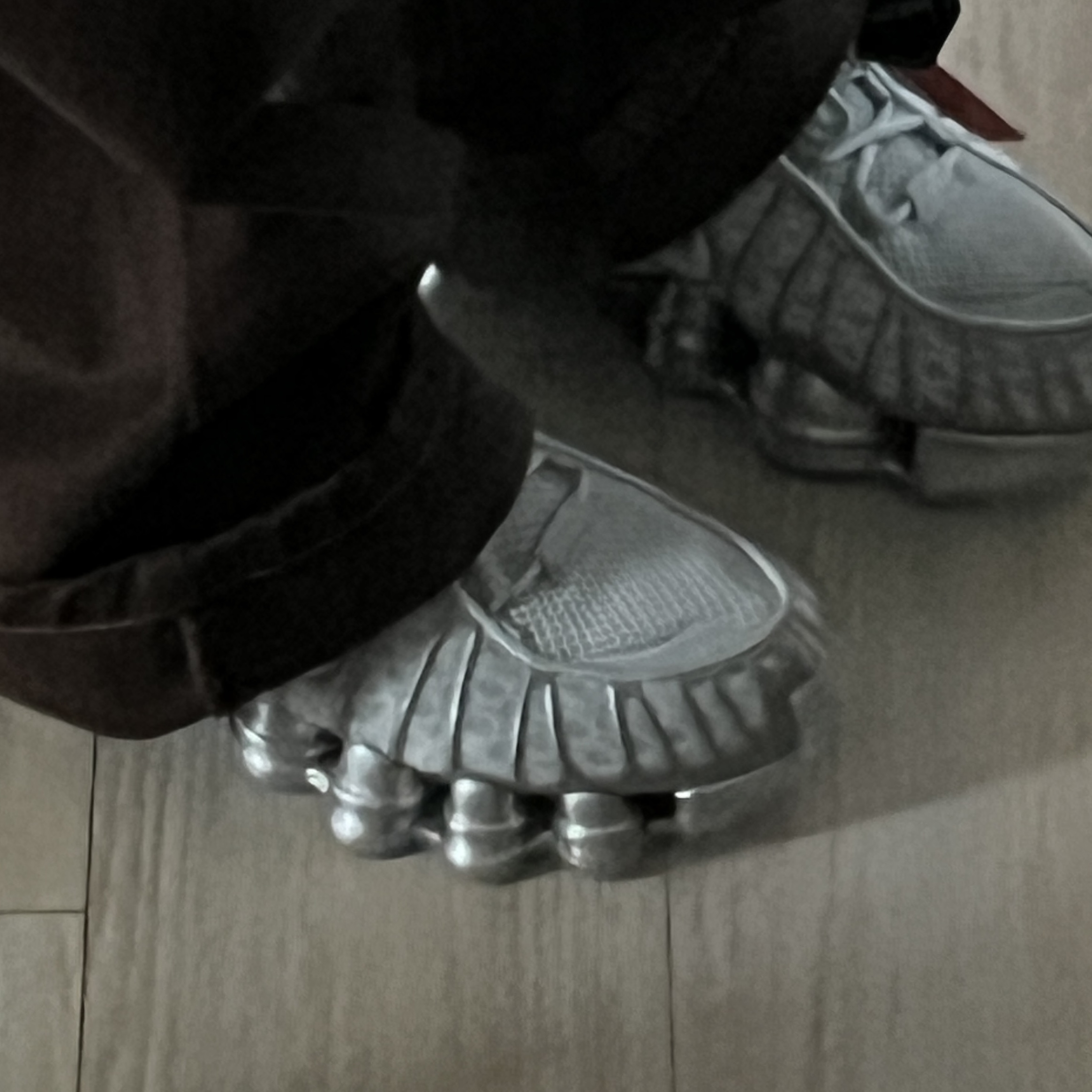 (W) Nike Shox TL Pure Platinum and Metallic Silver 착용 스타일 - 2