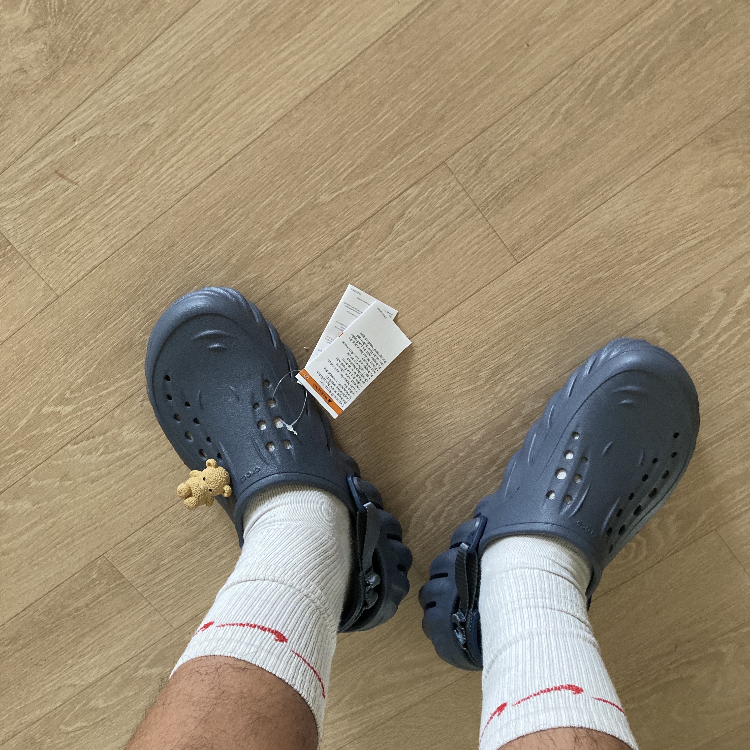 Crocs Echo Clog Storm 착용 스타일 - 1