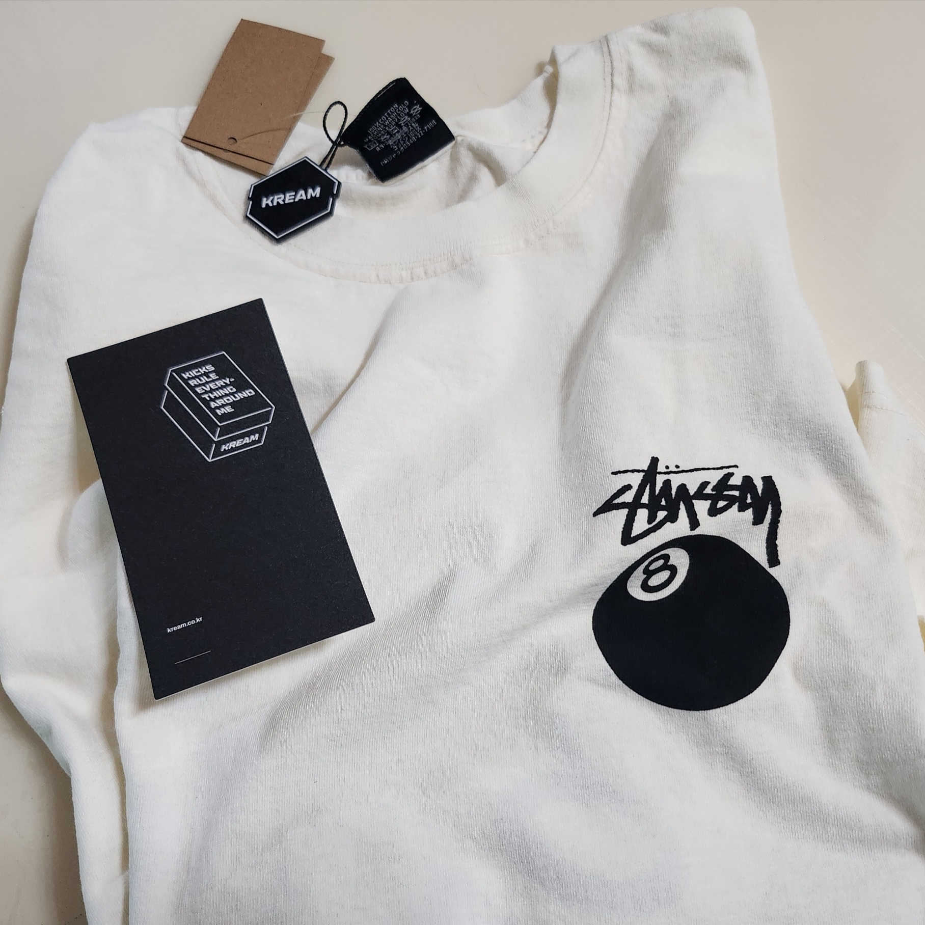Stussy 8 Ball Pigment Dyed T-Shirt Natural 착용 스타일