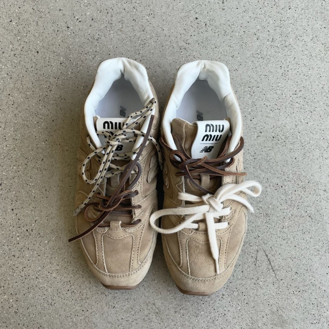 Adidas Bermuda Glow Pink, (W) New Balance x Miu Miu 530 Suede Mesh Sneakers Ecru 착용 스타일 - 4