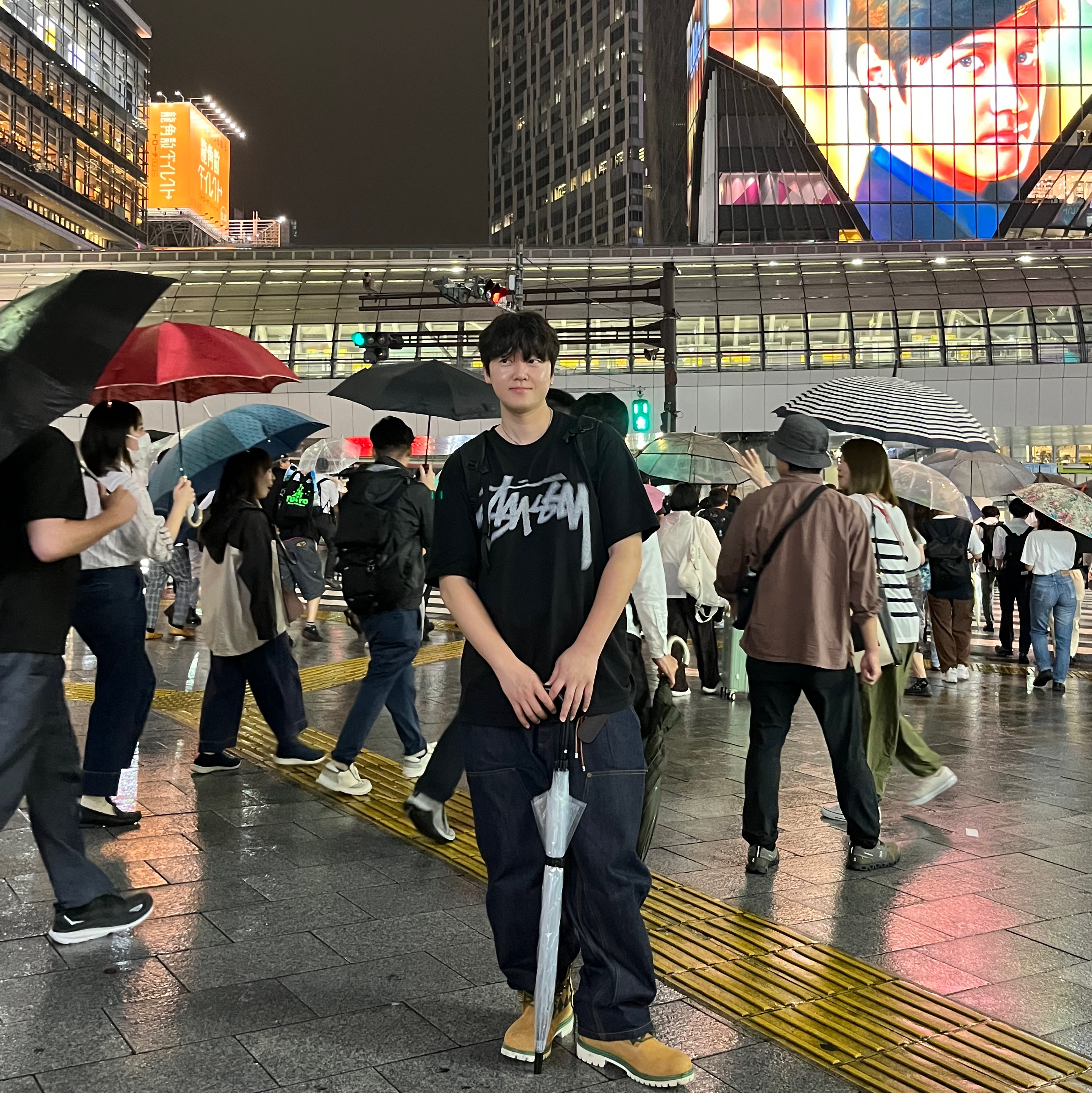 KASINA x Timberland 6 In Premium Vibram GTX Wheat, Stussy Dizzy Stock T-Shirt Black 착용 스타일 - 2