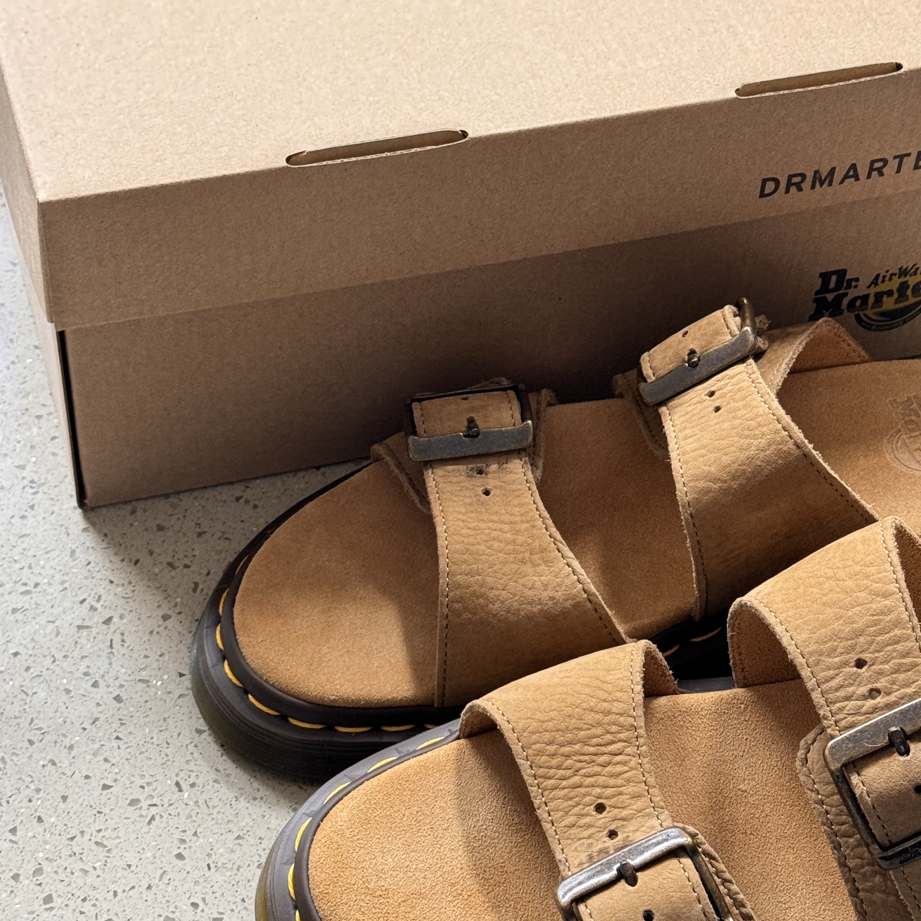 Dr. Martens Josef Nubuck Leather Buckle Slide Sandals Savannah Tan 착용 스타일