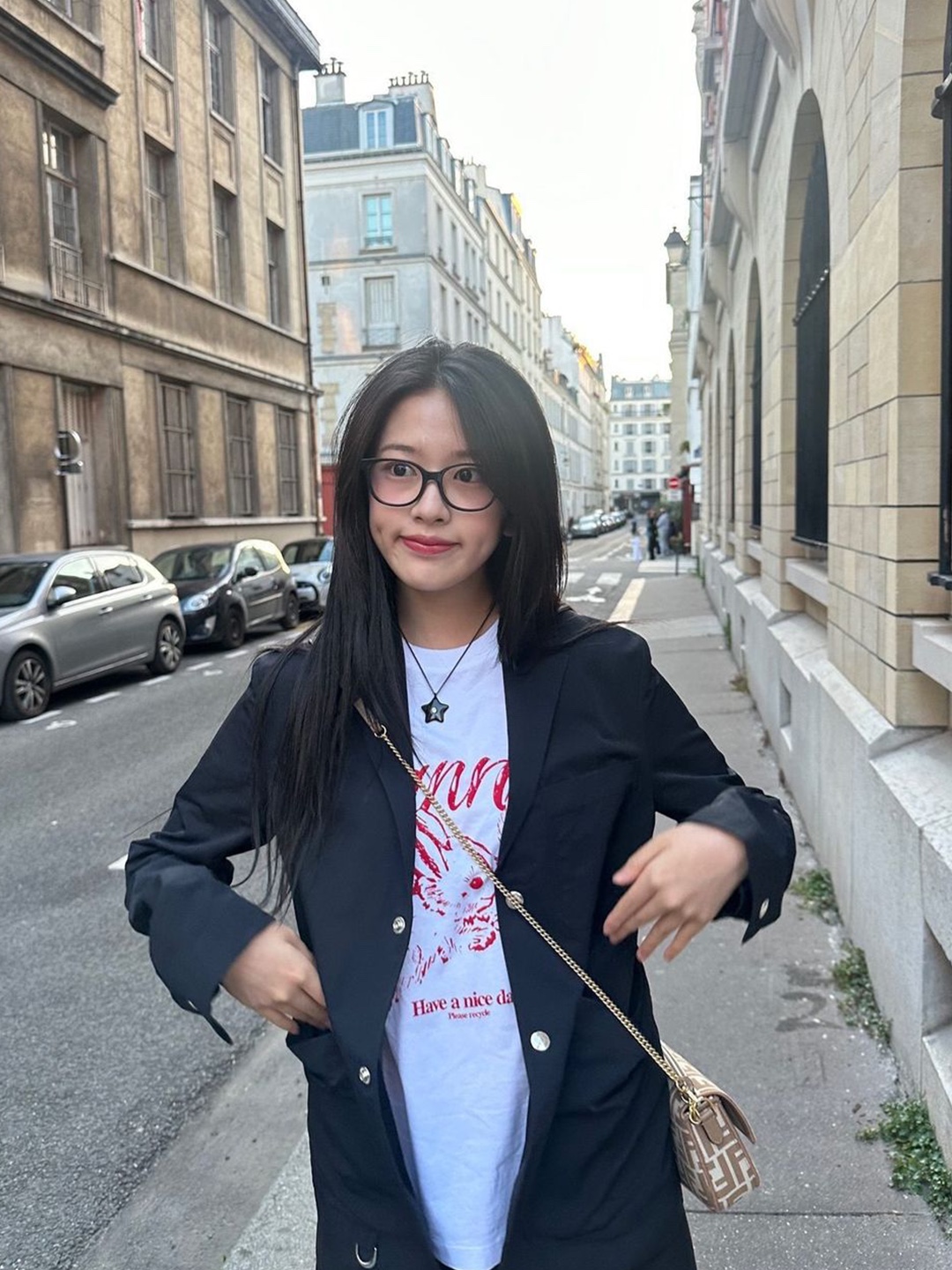 (W) Ganni Relaxed Cherry T-Shirt Bright White, (W) Ganni Relaxed Bunny T-Shirt Bright White 착용 스타일 - 3