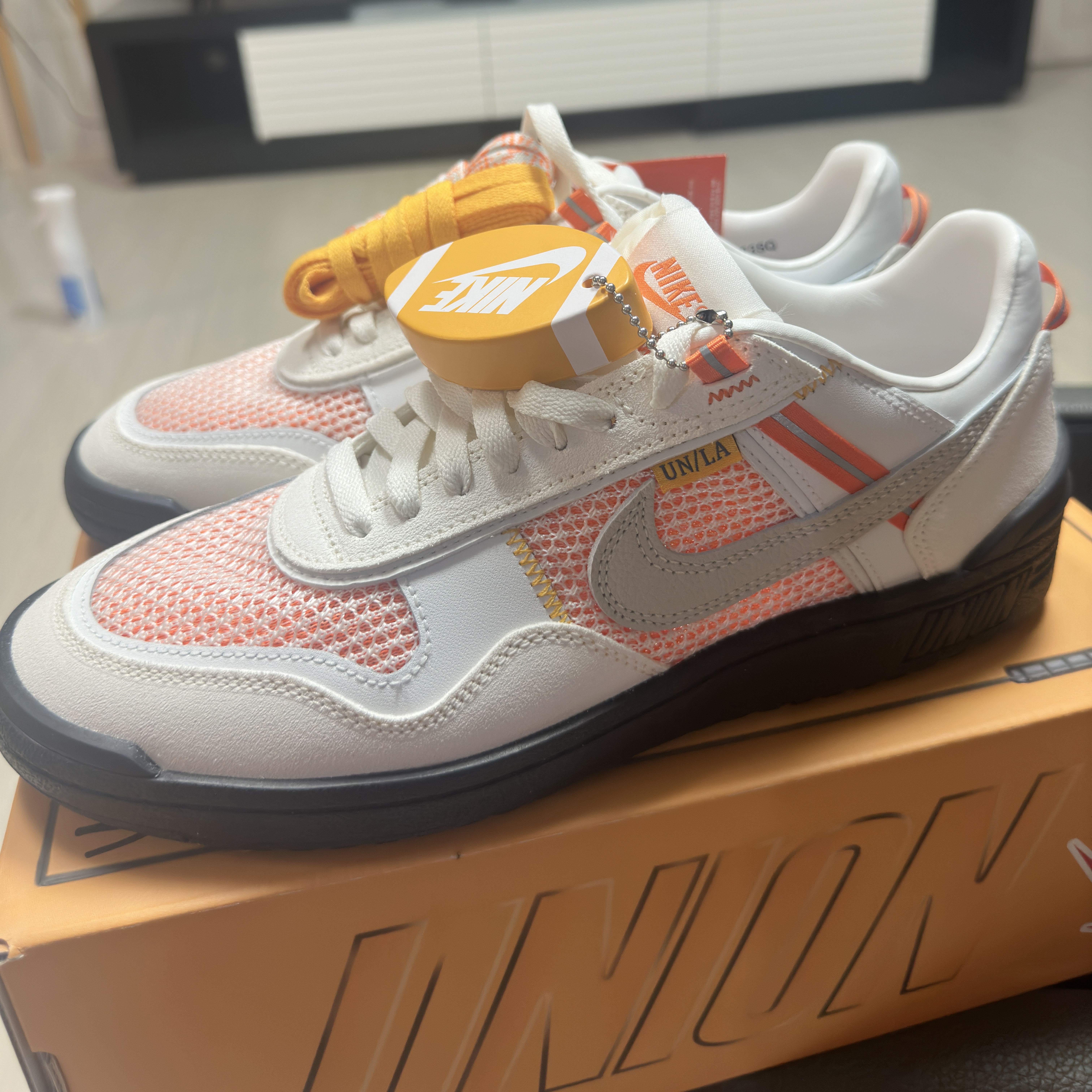 Nike x Union Field General SP Ivory and Light Orewood Brown 착용 스타일
