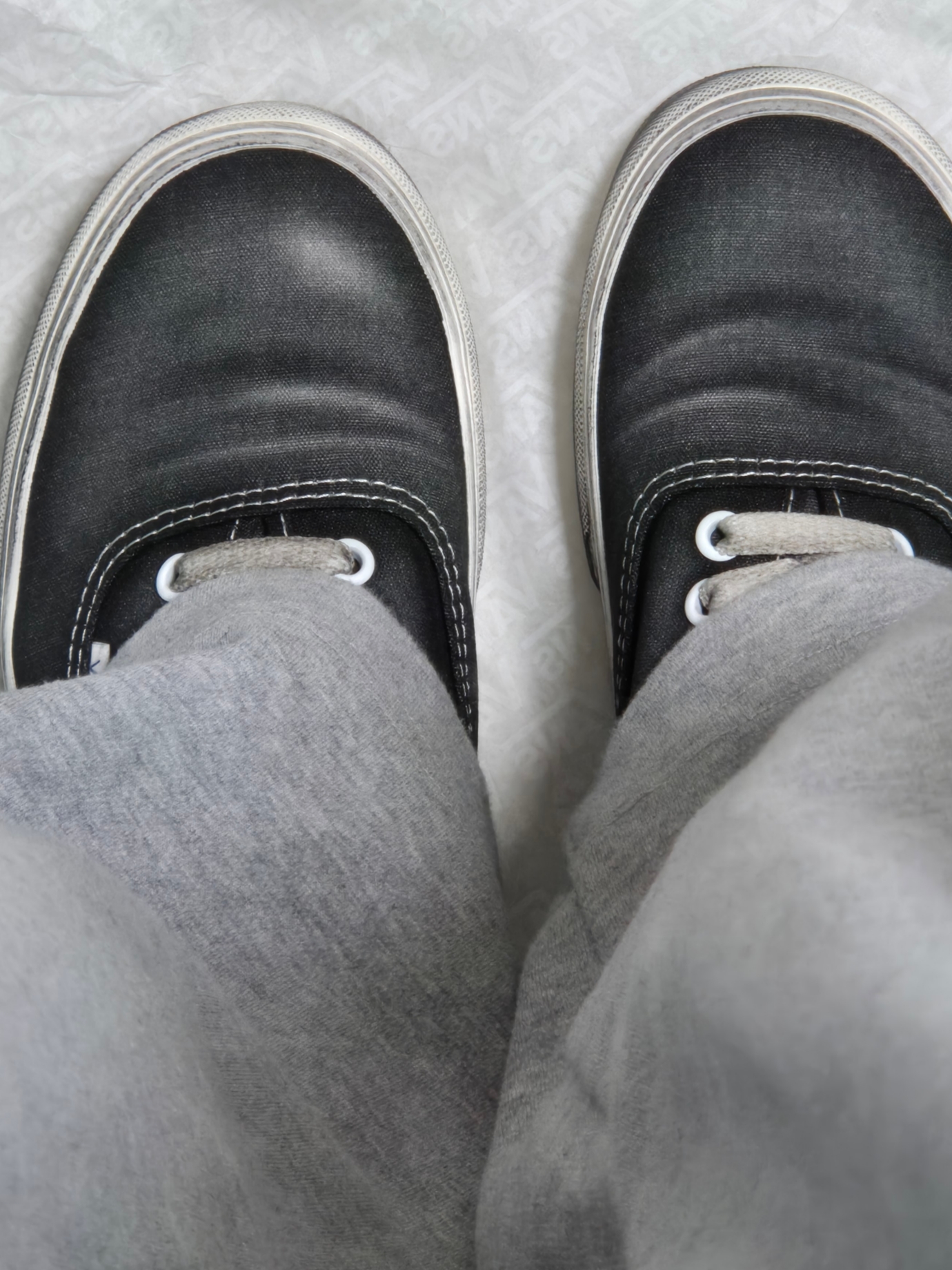 Vans Authentic Wave Washed Black 착용 스타일 - 2