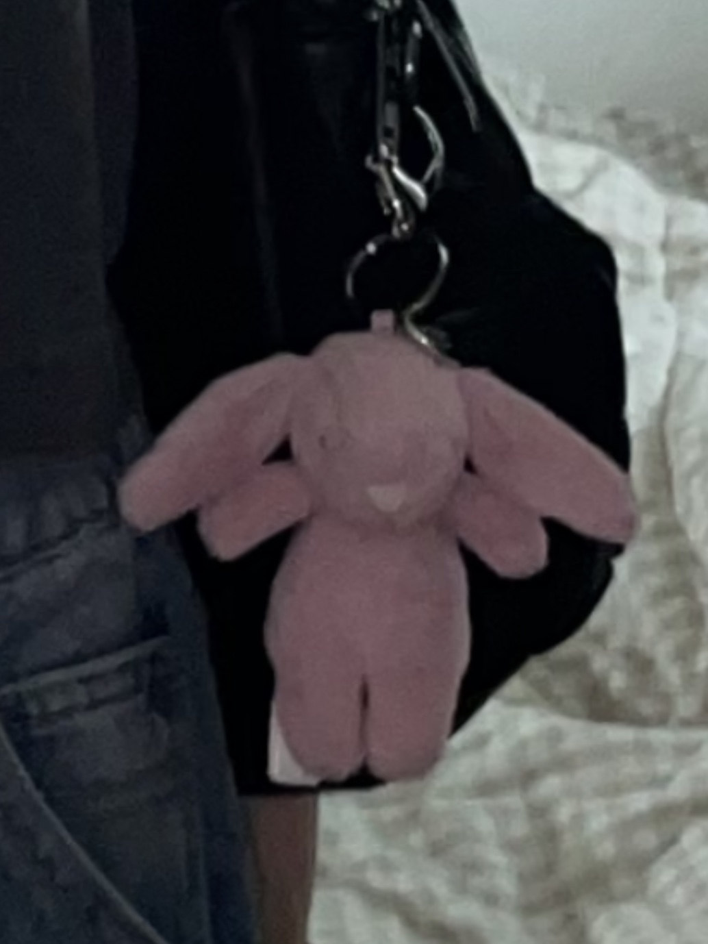 Jellycat Bashful Bunny Bag Charm Tulip, Vivienne Westwood Mayfair Bas Relief Pendant Silver 착용 스타일 - 2