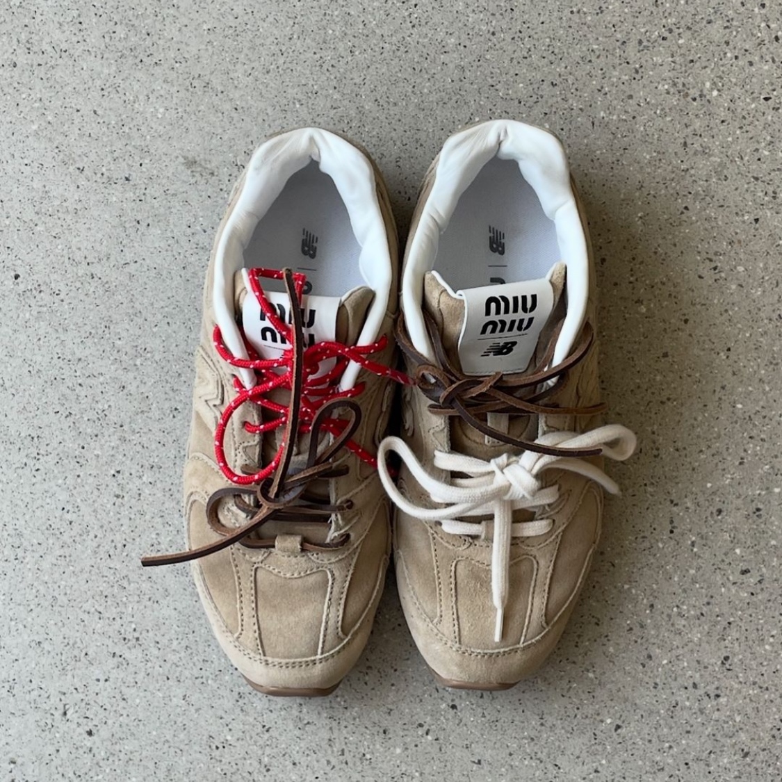 Adidas Bermuda Glow Pink, (W) New Balance x Miu Miu 530 Suede Mesh Sneakers Ecru 착용 스타일 - 2