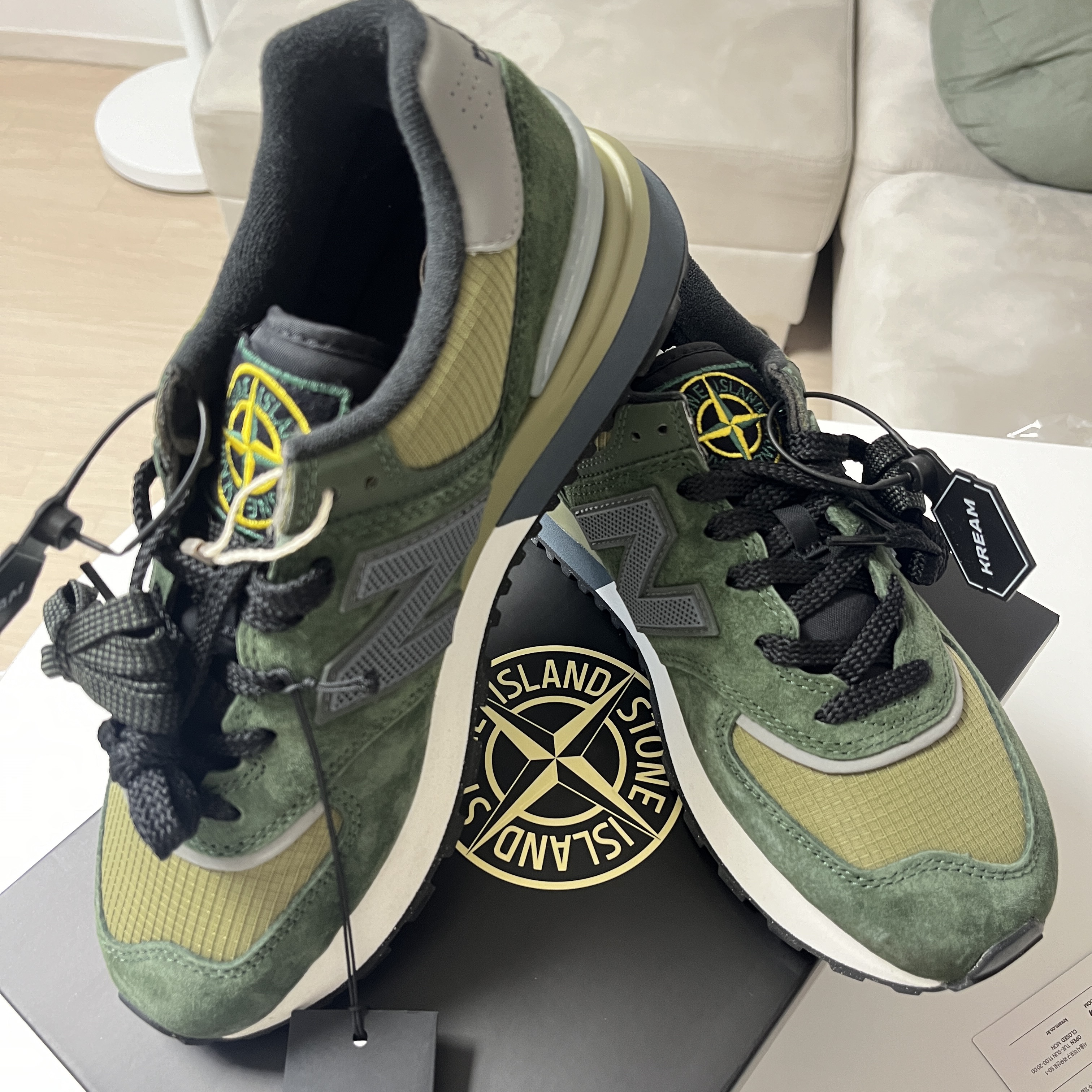 New Balance x Stone Island 574 Legacy Dark Green 착용 스타일