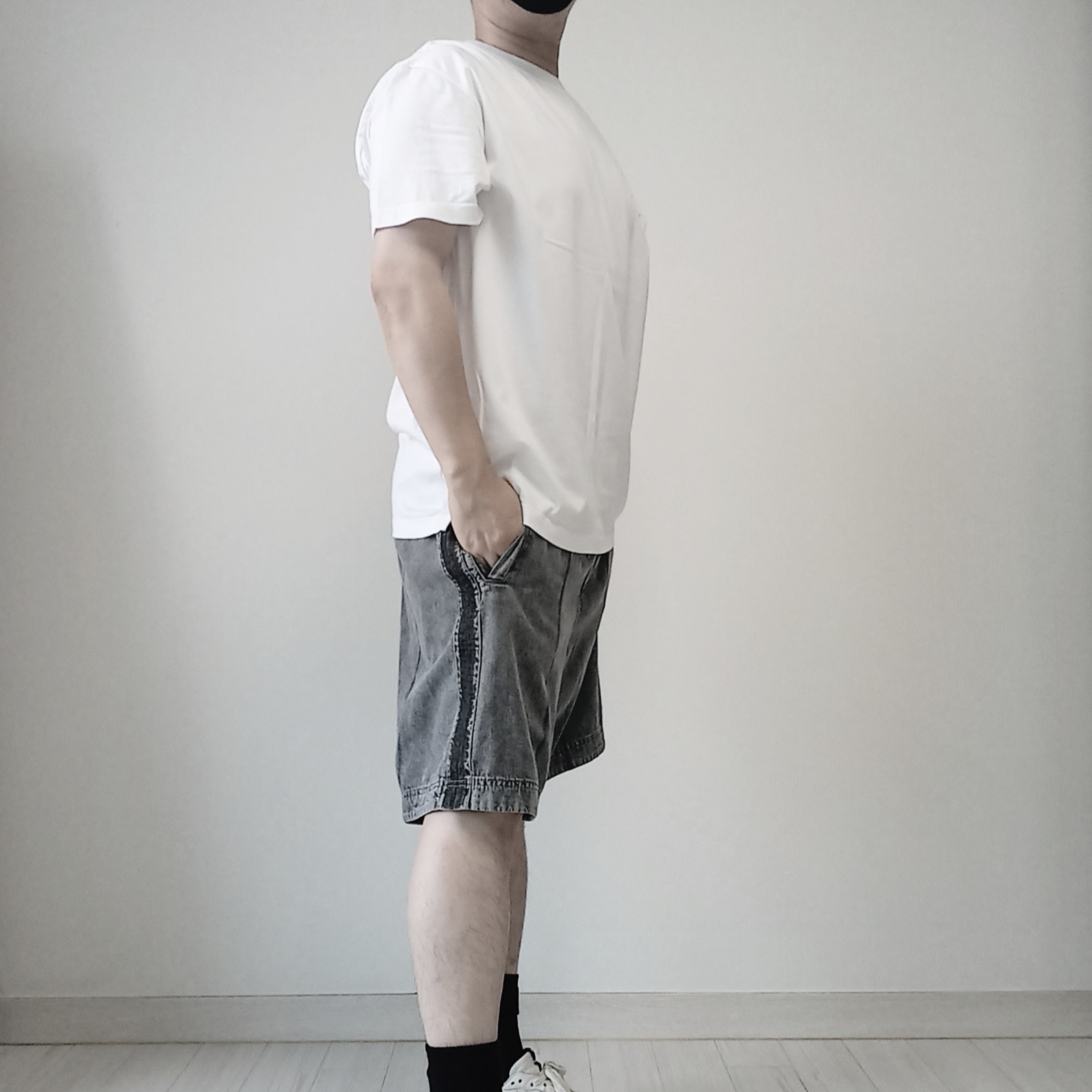 Wooyoungmi Cotton Back Logo T-Shirt White - 24SS, (W) Celine Triomphe Baseball Cap in Cotton Black 착용 스타일 - 3