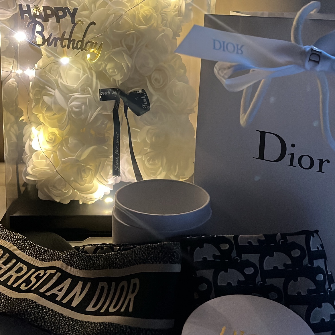 (W) Dior Oblique Mitzah Scarf Silk Twill Navy Blue 착용 스타일