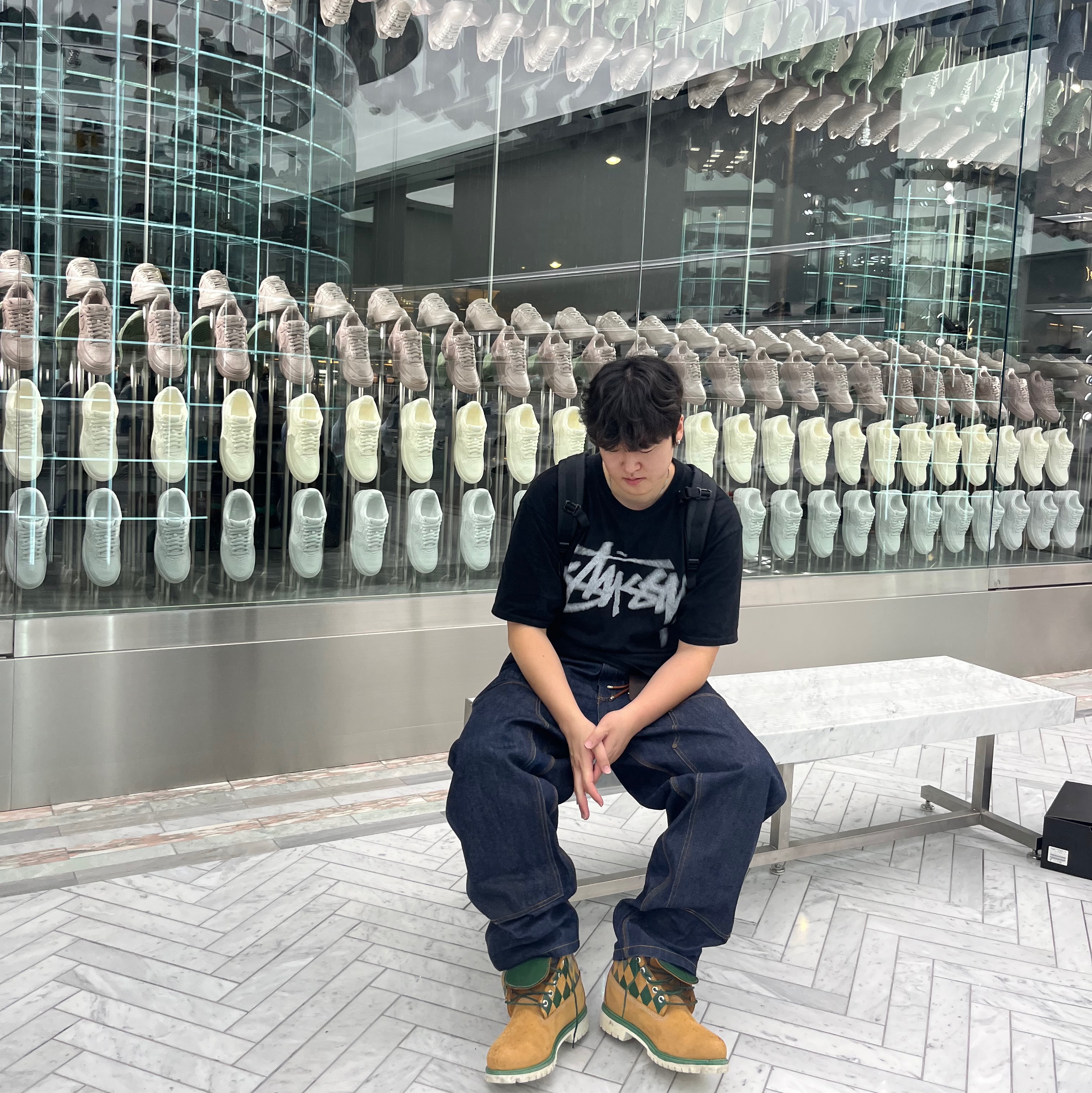 KASINA x Timberland 6 In Premium Vibram GTX Wheat, Stussy Dizzy Stock T-Shirt Black 착용 스타일 - 4