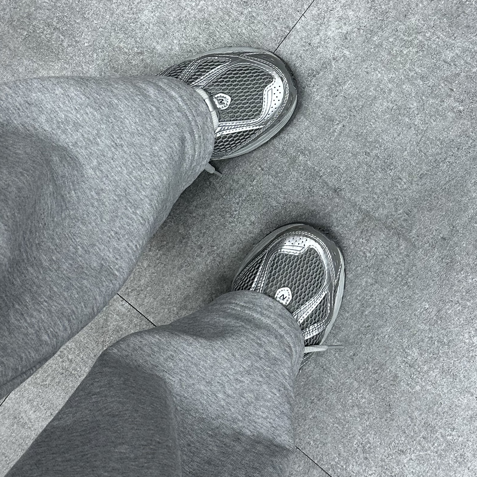 New Balance 1906R Harbor Grey Silver Metalic 착용 스타일