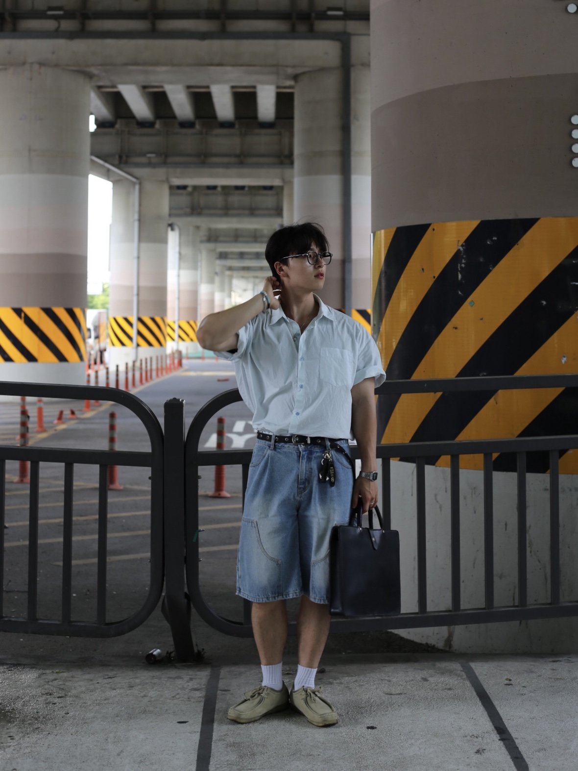 Casio A-158WA-1, Clarks Wallabee Maple Suede 착용 스타일 - 1