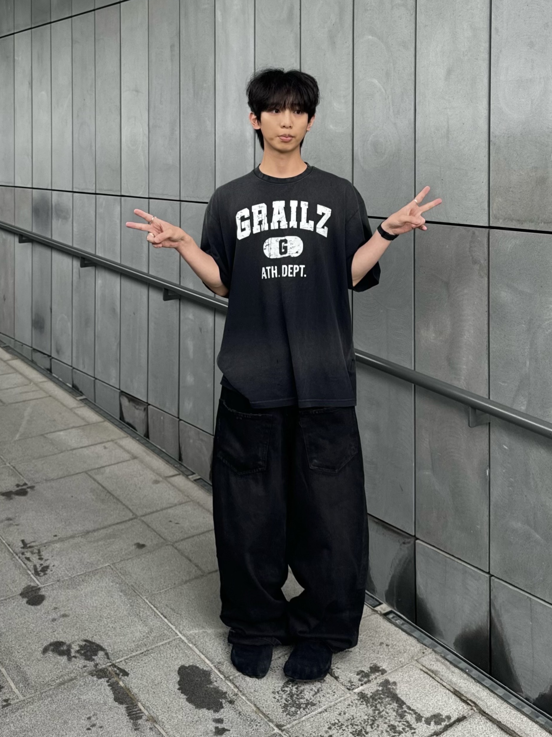 Project G/R Backward Denim Pants Black, Balenciaga Sunday Mule Black 착용 스타일 - 3