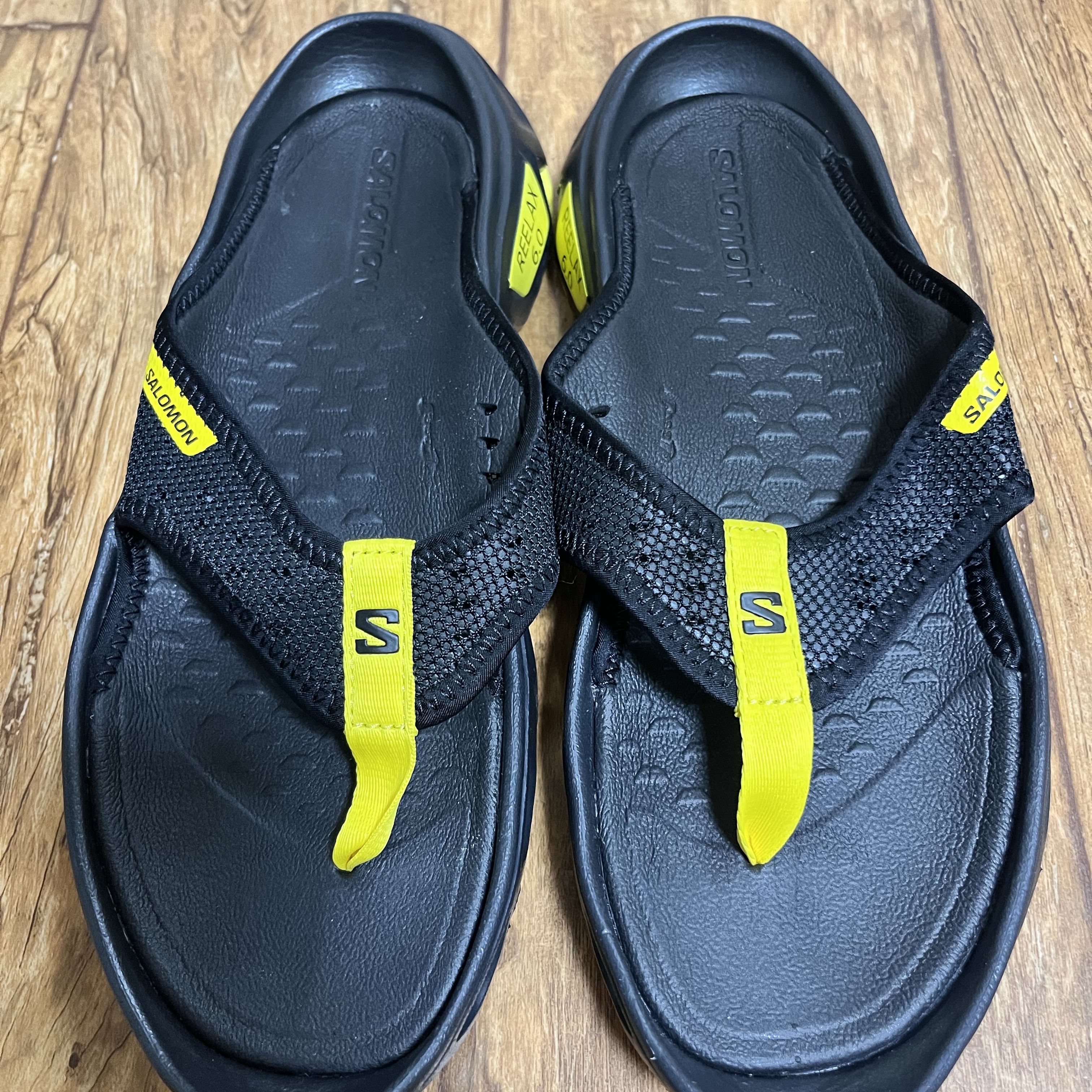 Salomon Reelax Break 6.0 Black Buttercup 착용 스타일 - 1