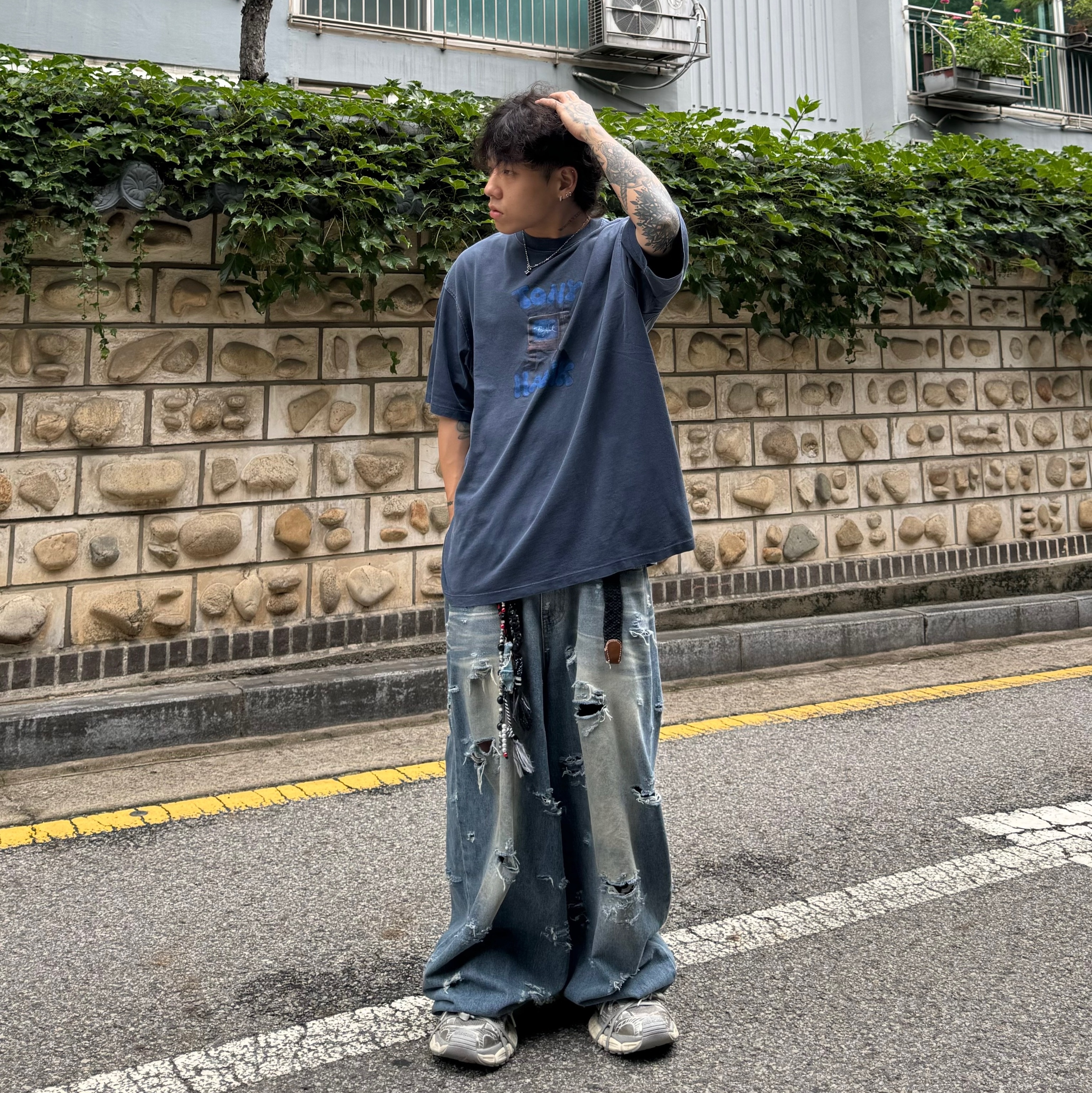 Balenciaga 3XL Sneakers Grey White Red 착용 스타일 - 3