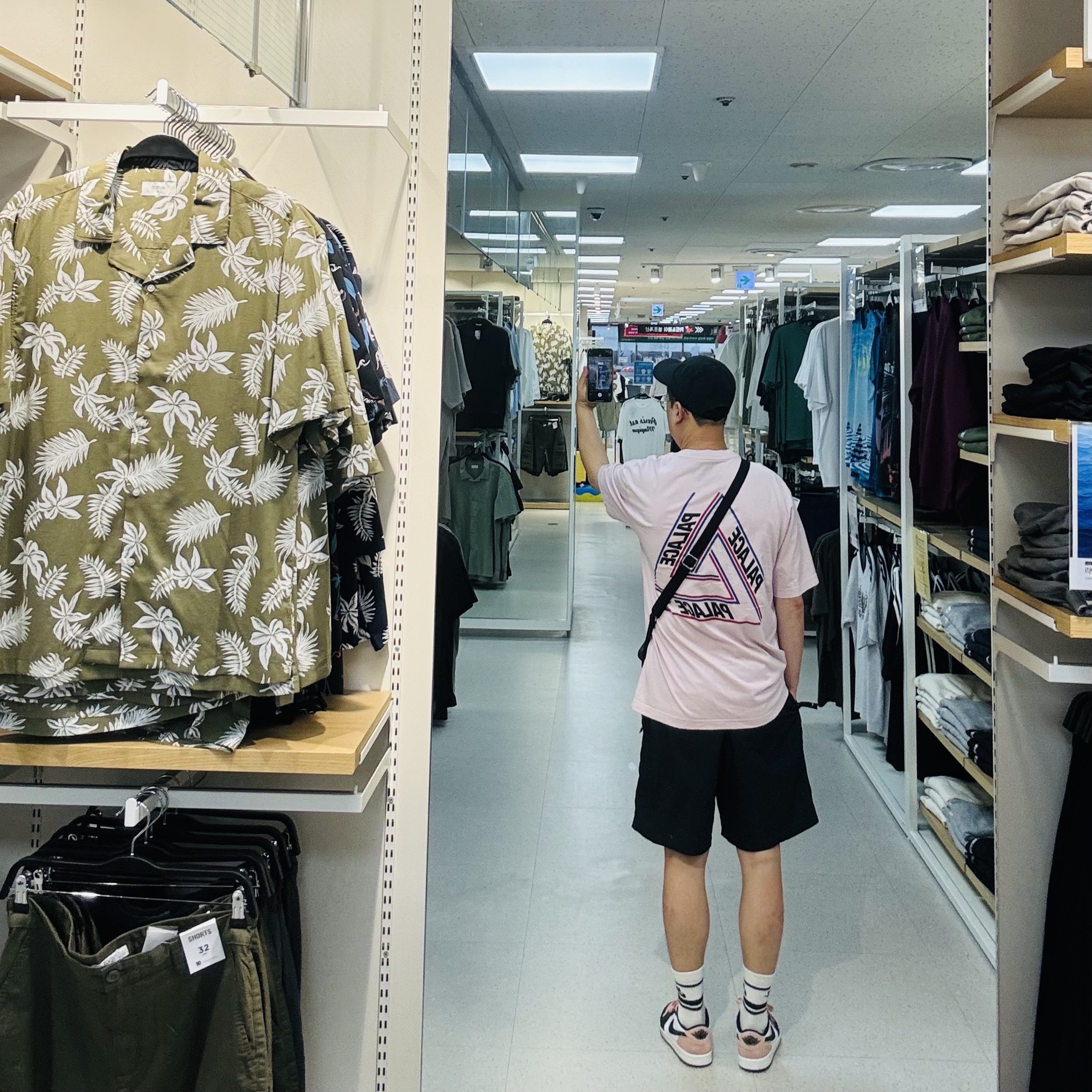 Nike x Undercover NRG AW84 TC Adjustable Cap Black, Palace Basically A Tri-Ferg T-Shirt Pink - 21SS 착용 스타일 - 2