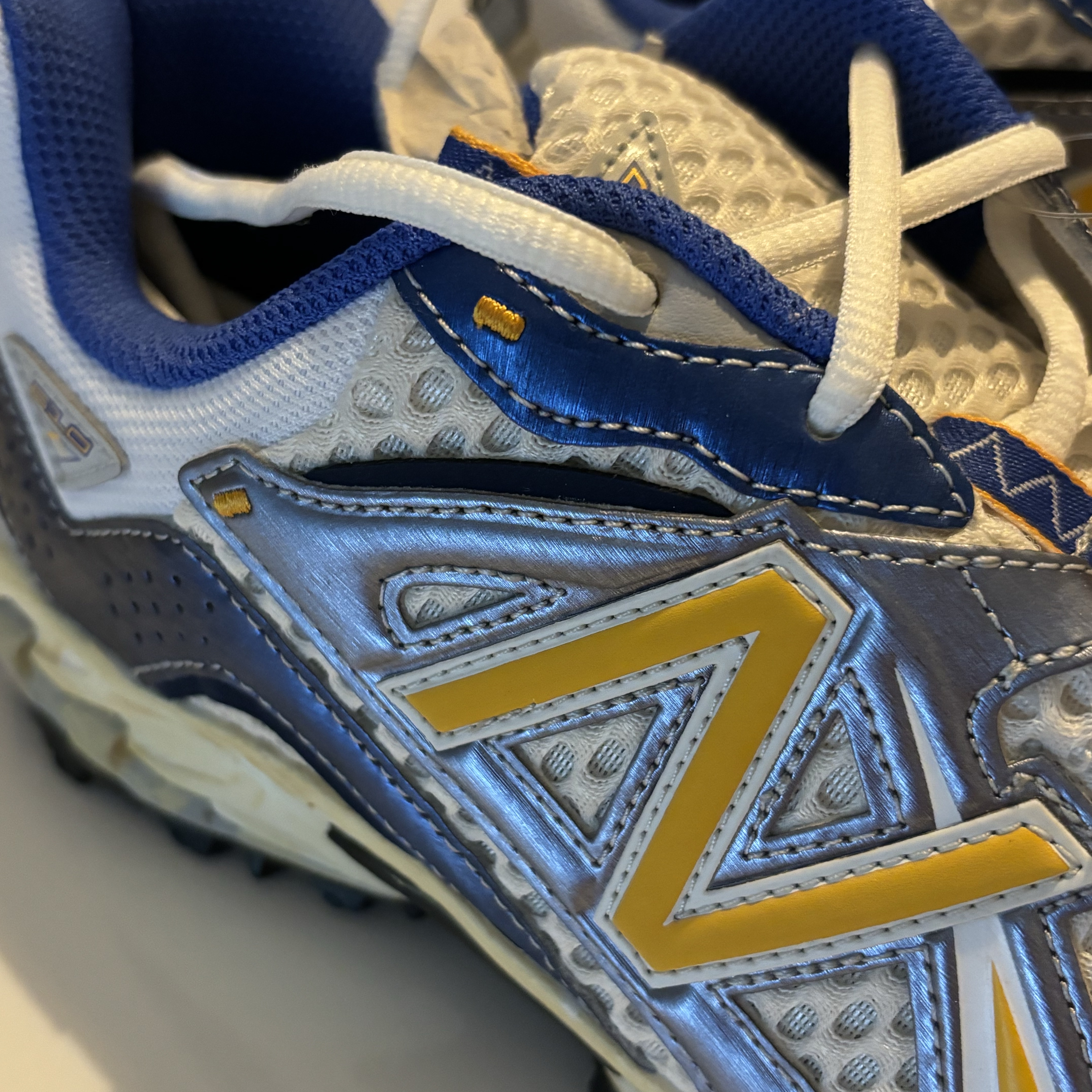New Balance x Yeseyesee ML610 Atlantic Blue Varsity Gold 착용 스타일