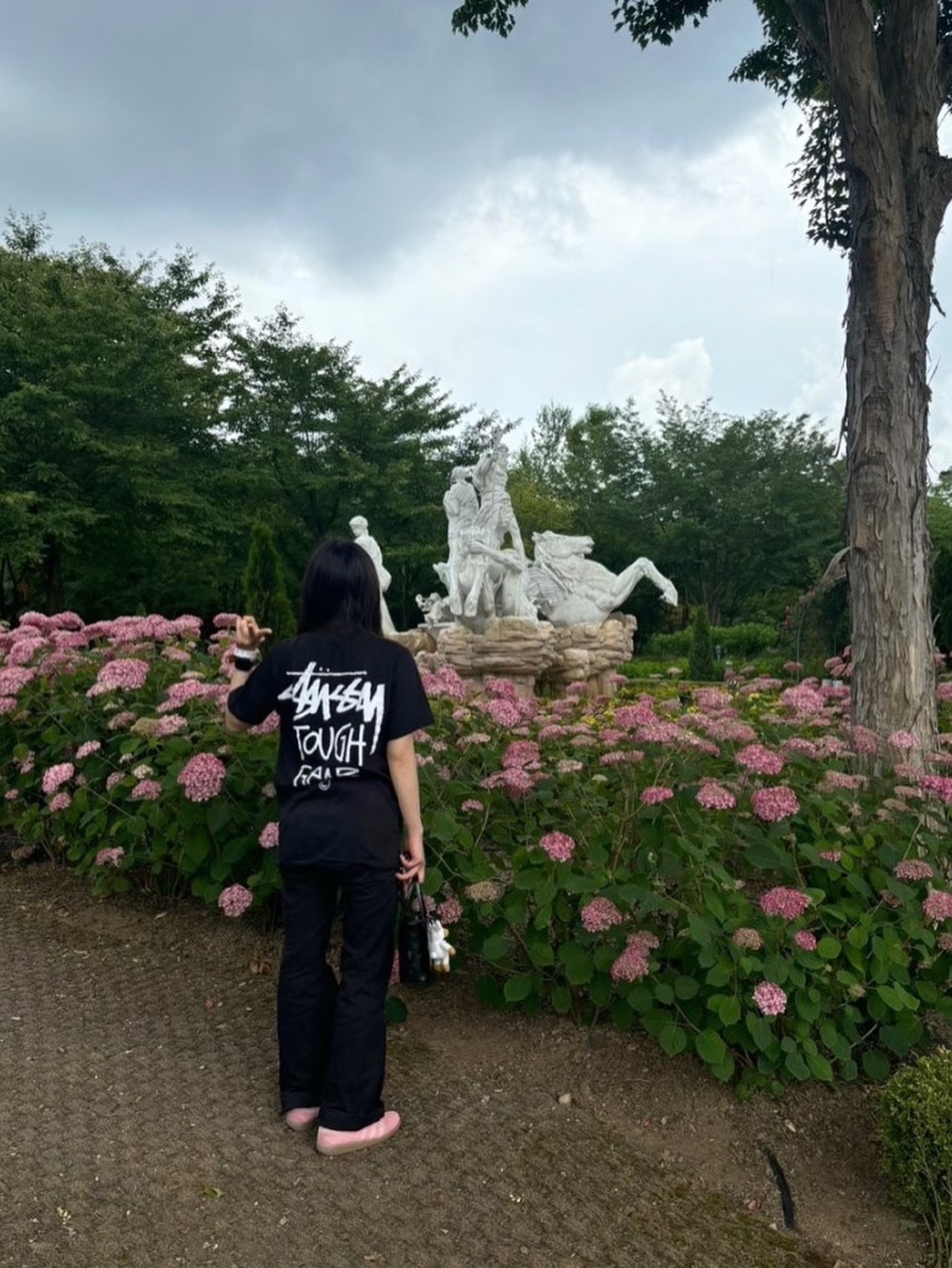 Stussy Tough Gear T-Shirt Black 착용 스타일