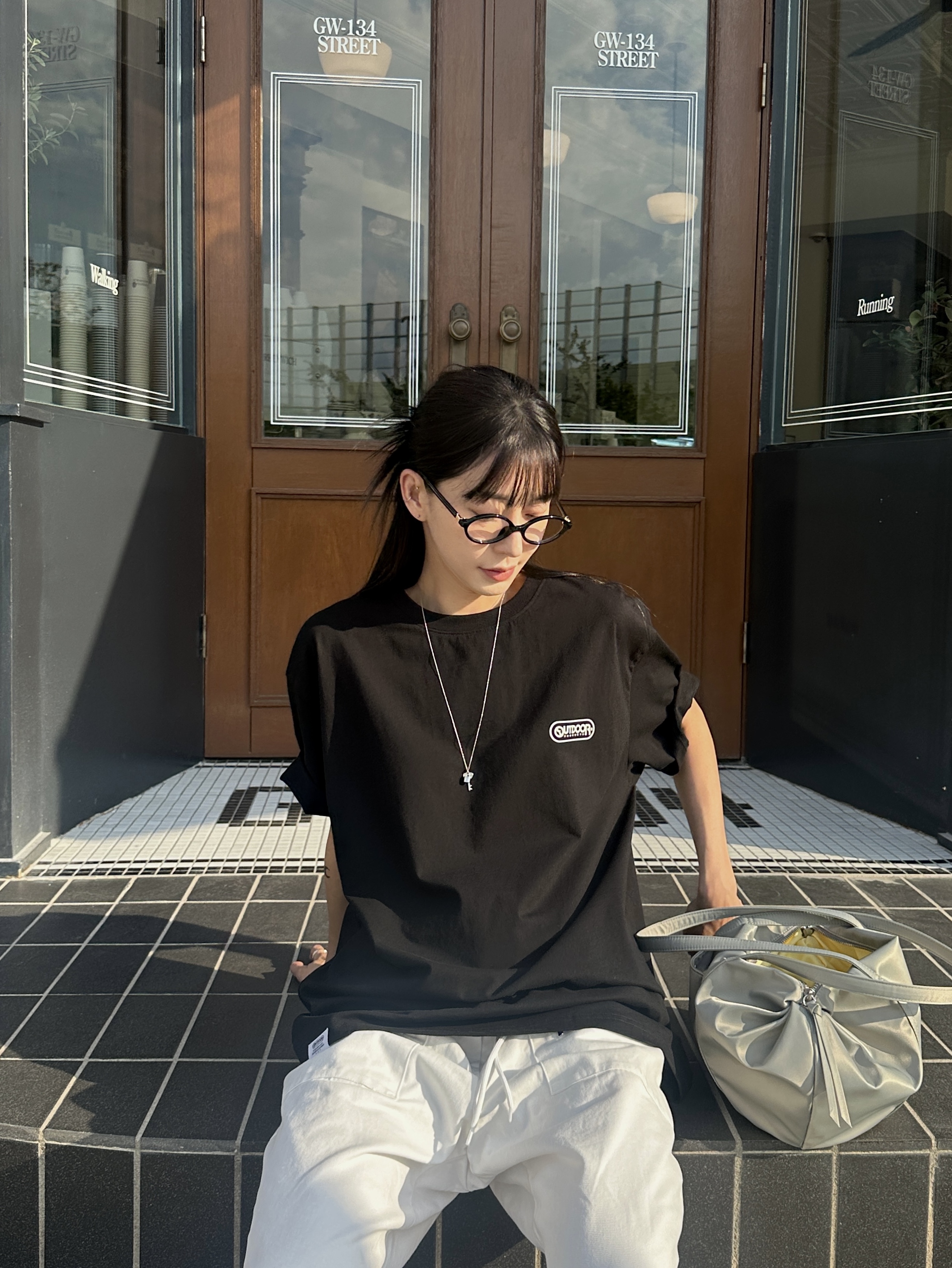 Adidas x NTS Radio Samba Millennium Cloud White Gum, [예약배송] Heeari Aurora Shirring Bag Black 착용 스타일 - 2