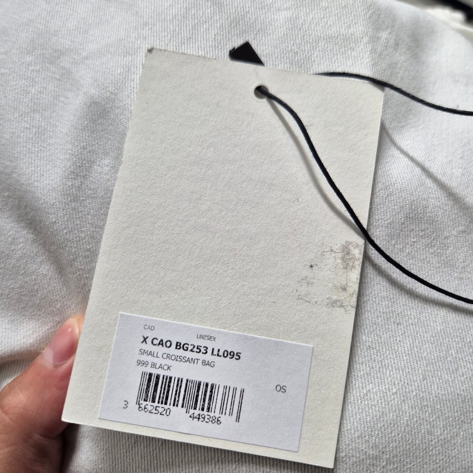 Lemaire Small Croissant Bag Soft Nappa Leather Black 착용 스타일 - 1