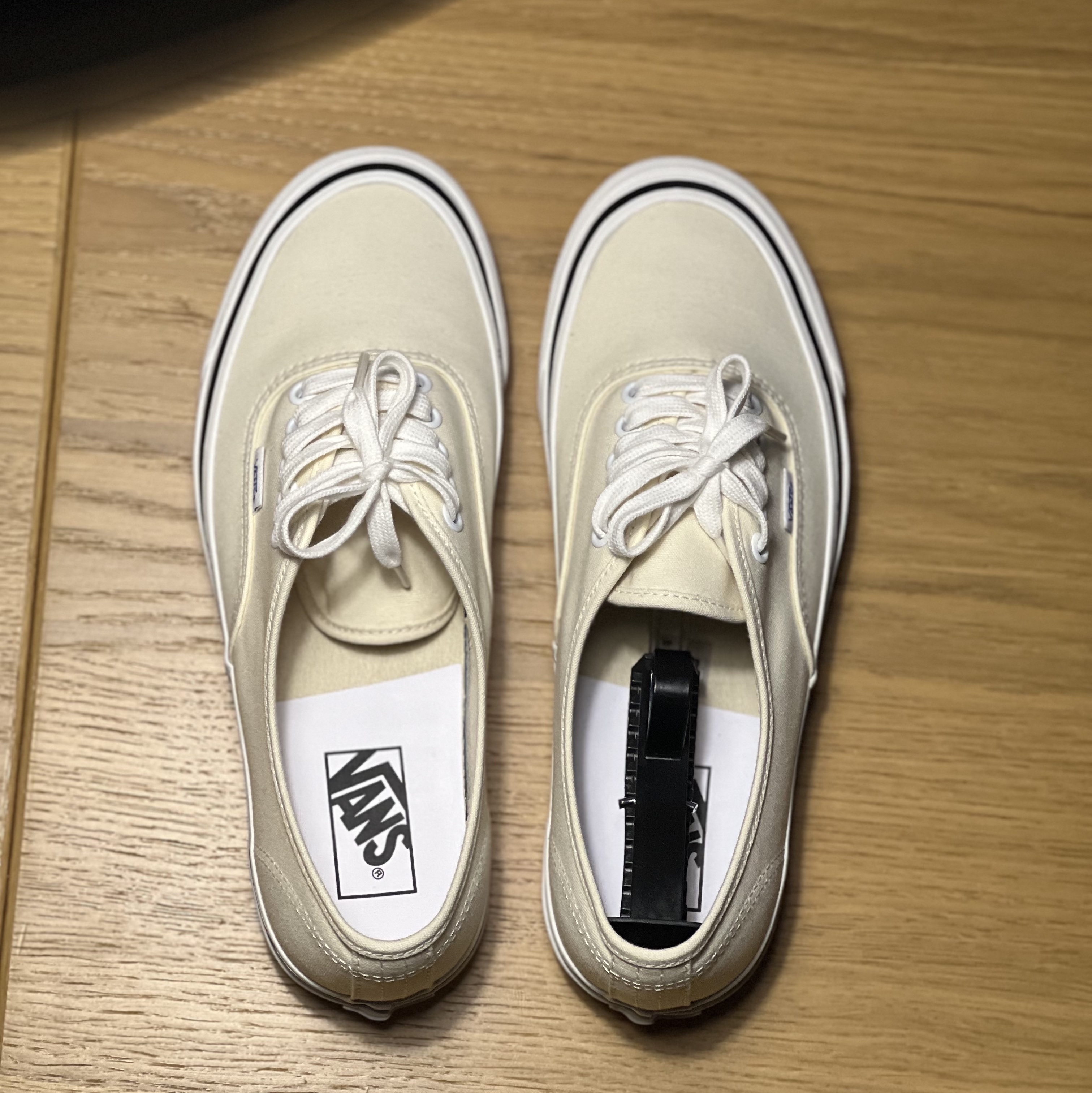 Vans Authentic 44 DX Anaheim Factory Classic White 착용 스타일