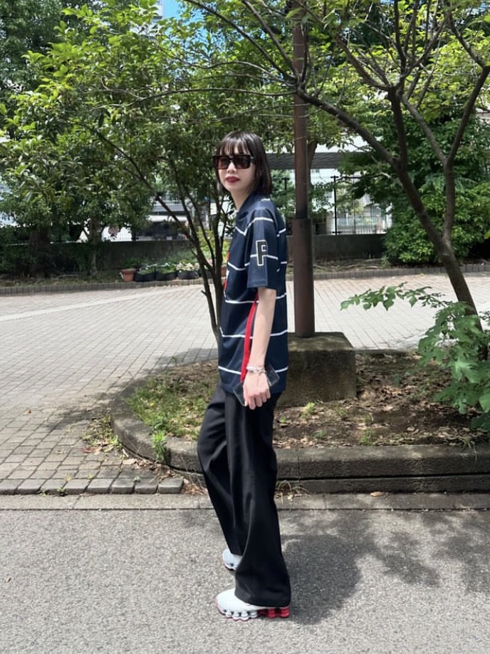 Pop Trading Company Striped Sportif Shortsleeve T-Shirt Navy 착용 스타일 - 1