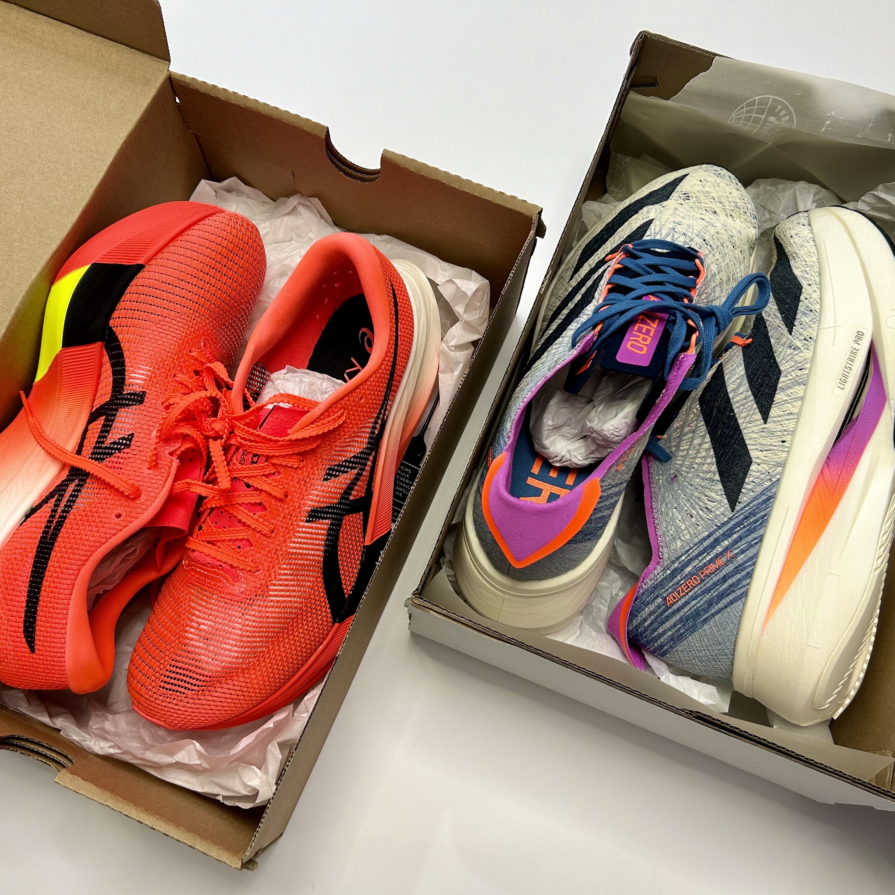 Asics Metaspeed Sky Paris Sunrise Red Black, Adidas Adizero Prime X Strung Off White Legend Ink 착용 스타일