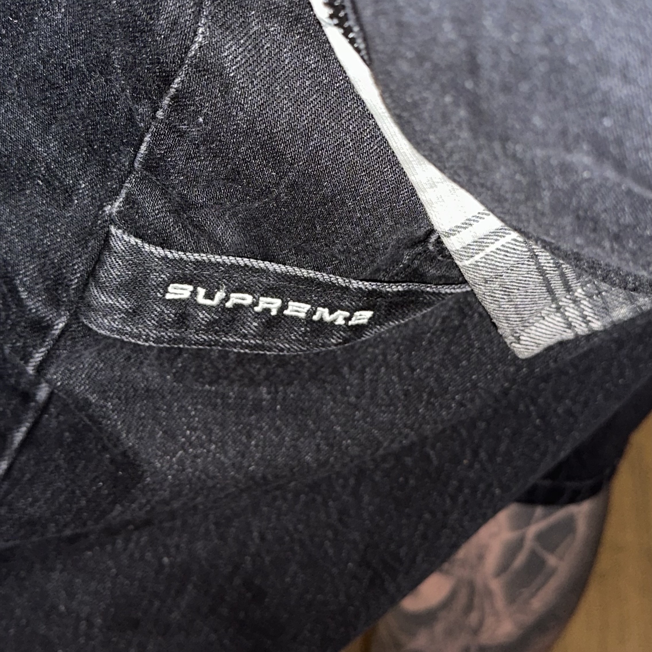 Converse Chuck 70 Hi Black, Supreme x Nike Denim Puffer Vest Black - 24SS 착용 스타일 - 4