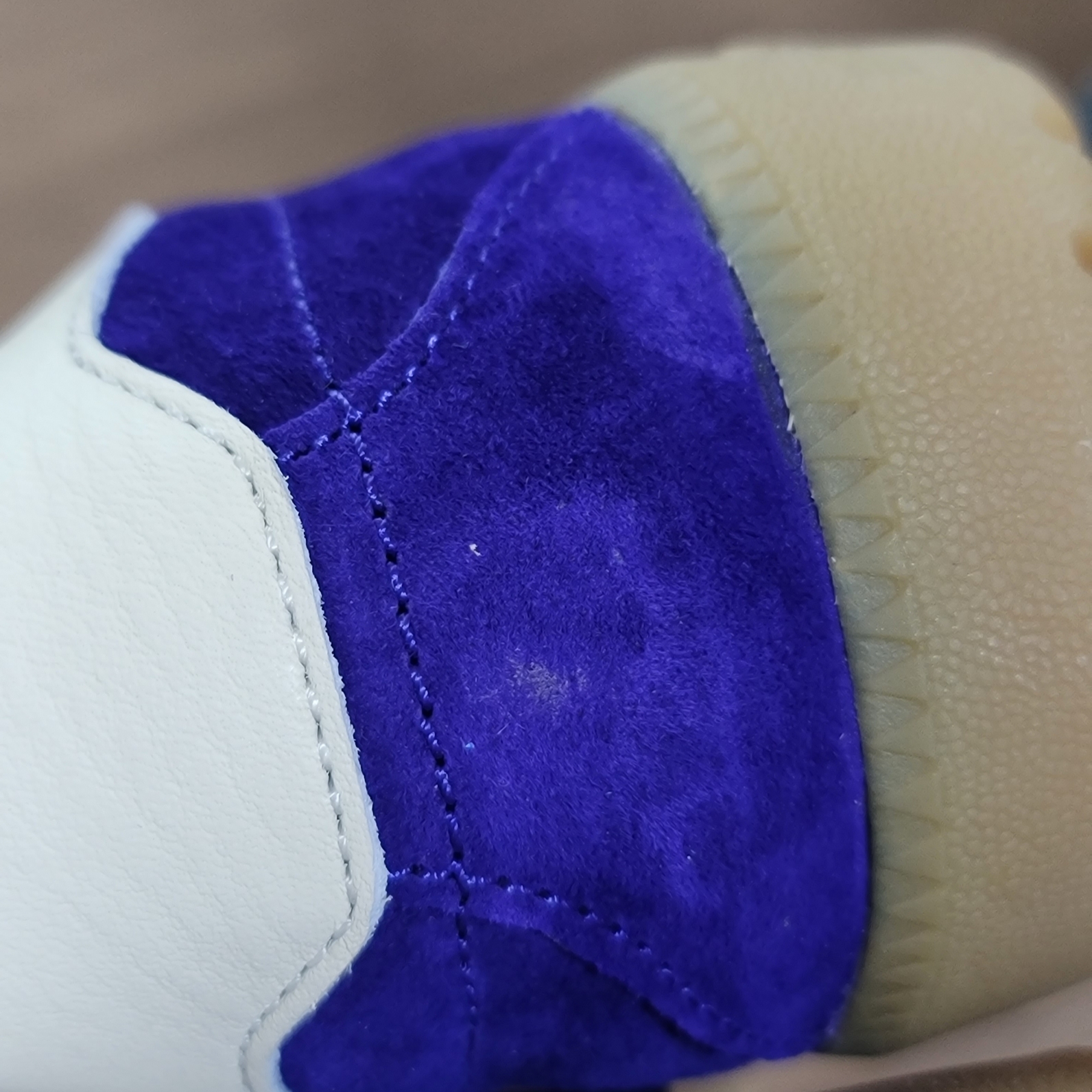 Adidas Bermuda College Purple Cream White 착용 스타일 - 3