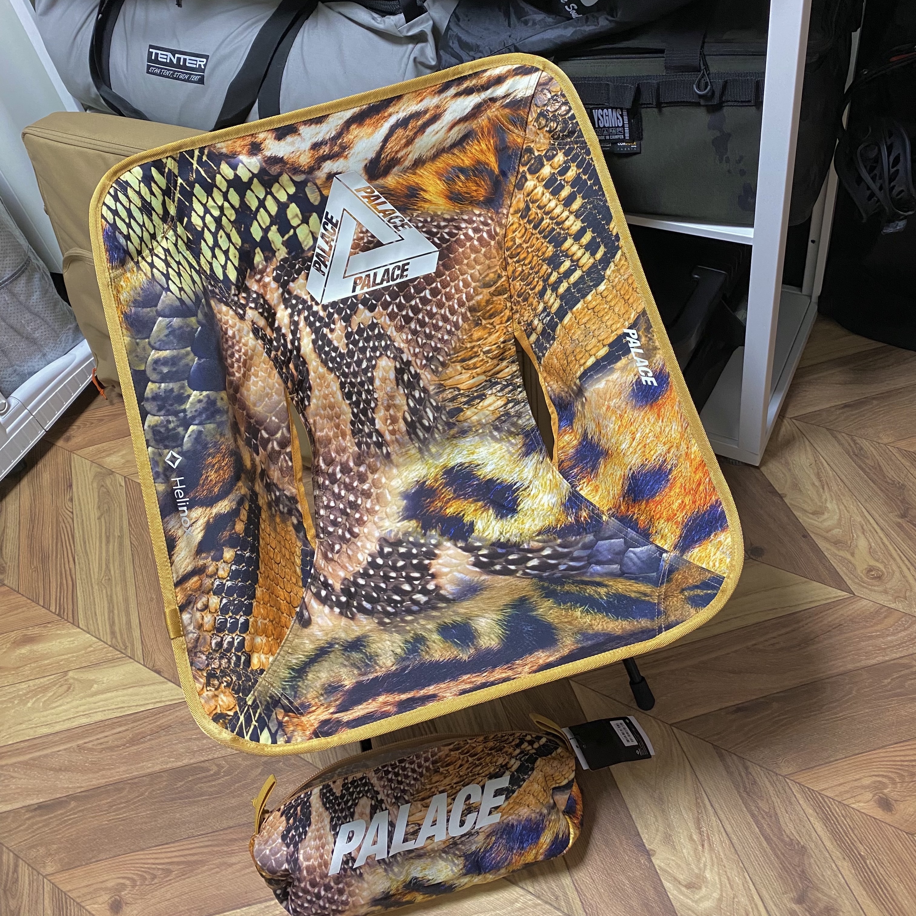 Helinox x Palace Animal Tactical Chair One Yellow - 23FW 착용 스타일