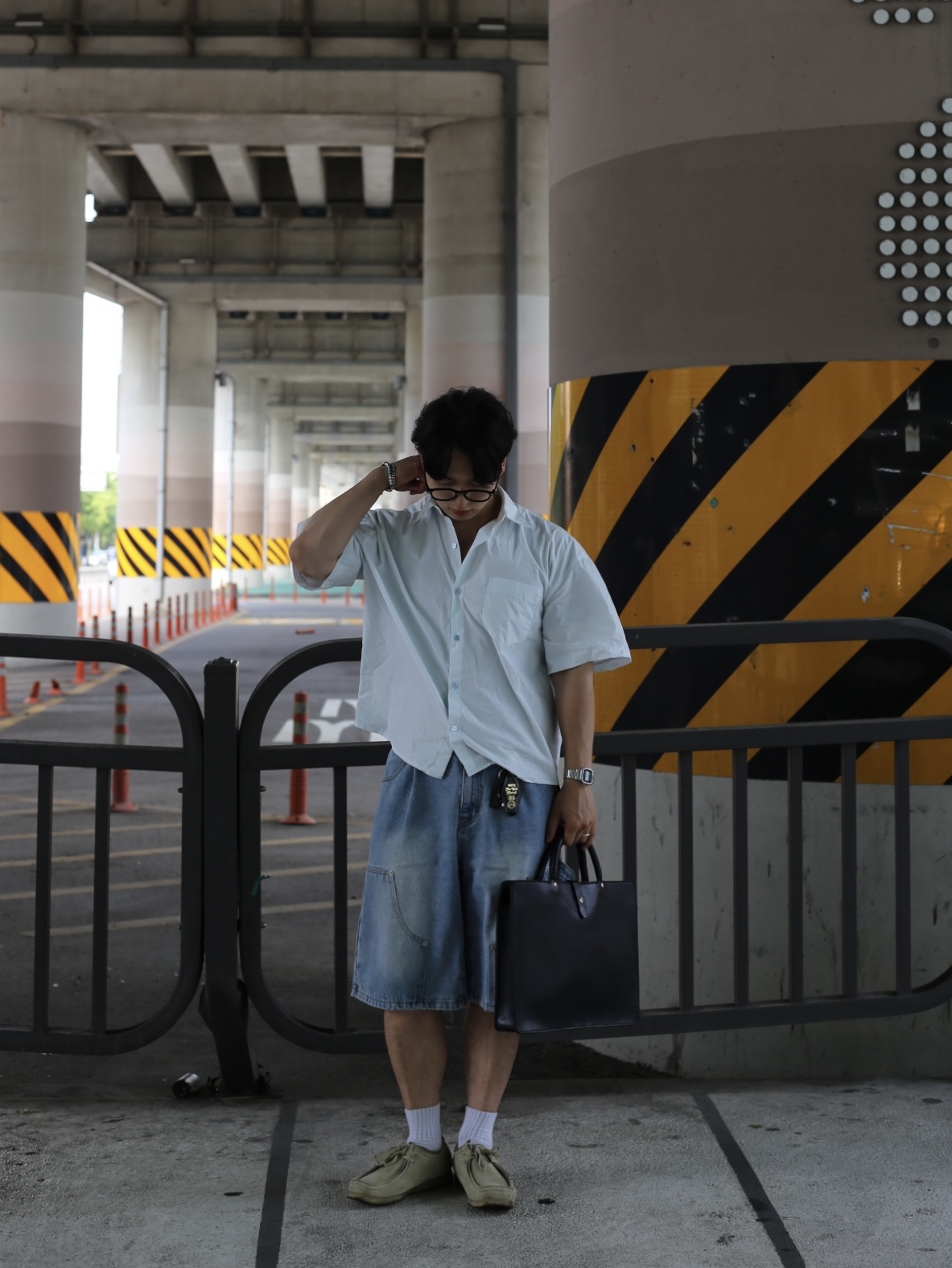 Casio A-158WA-1, Clarks Wallabee Maple Suede 착용 스타일 - 2