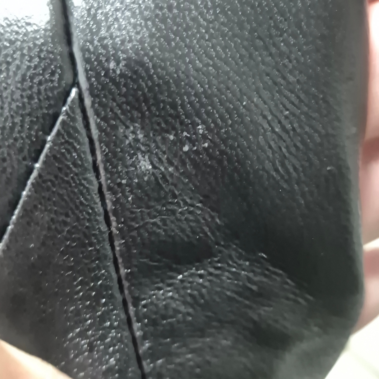 Lemaire Small Croissant Bag Soft Nappa Leather Black 착용 스타일 - 5