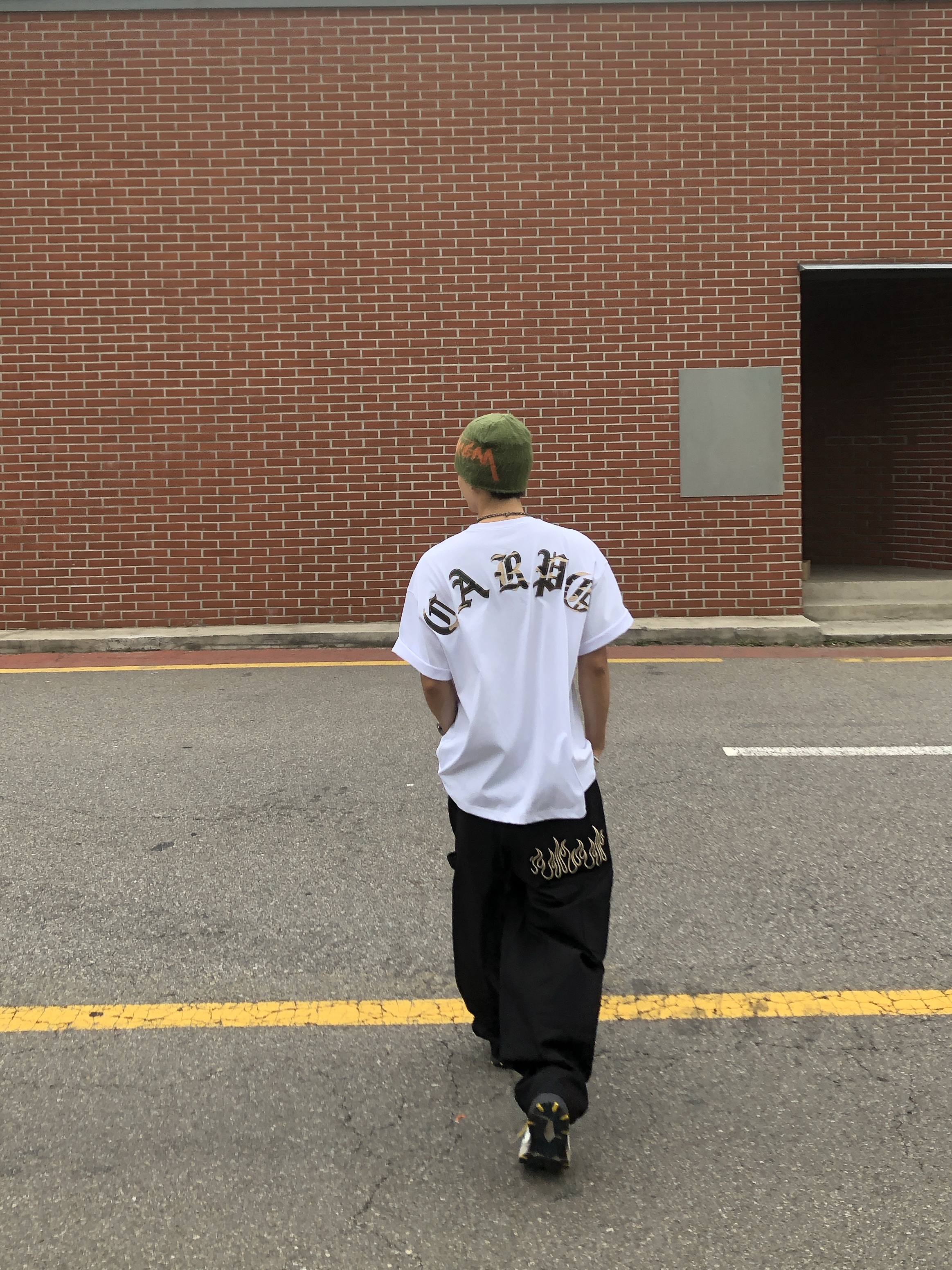 Stussy Brushed Out Stock Skullcap Beanie Olive 착용 스타일 - 3