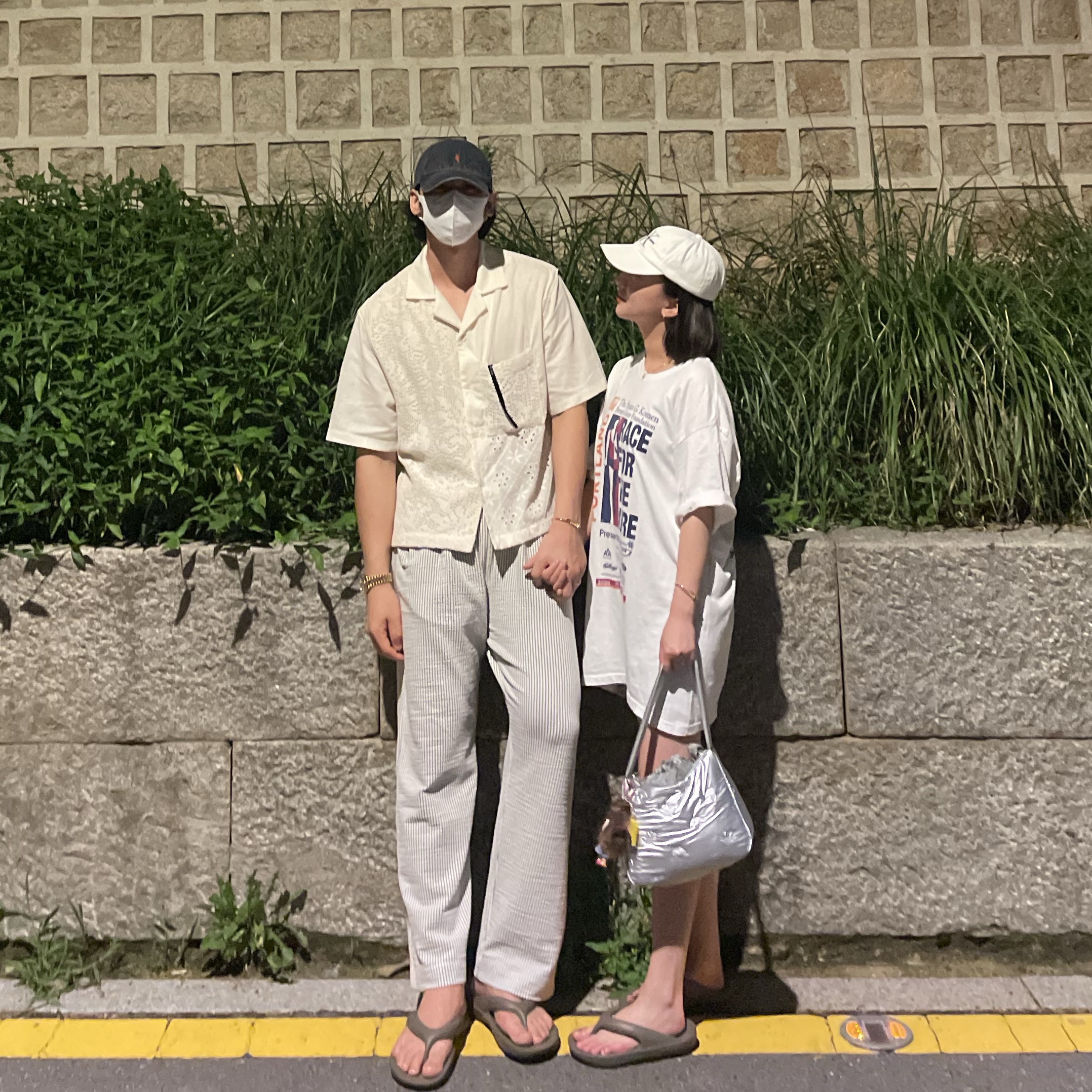 Adidas Puffy Satin Mini Shoulder Bag Silver Metallic, New Balance x Taw&Toe Flip Flop Dark Brown 착용 스타일
